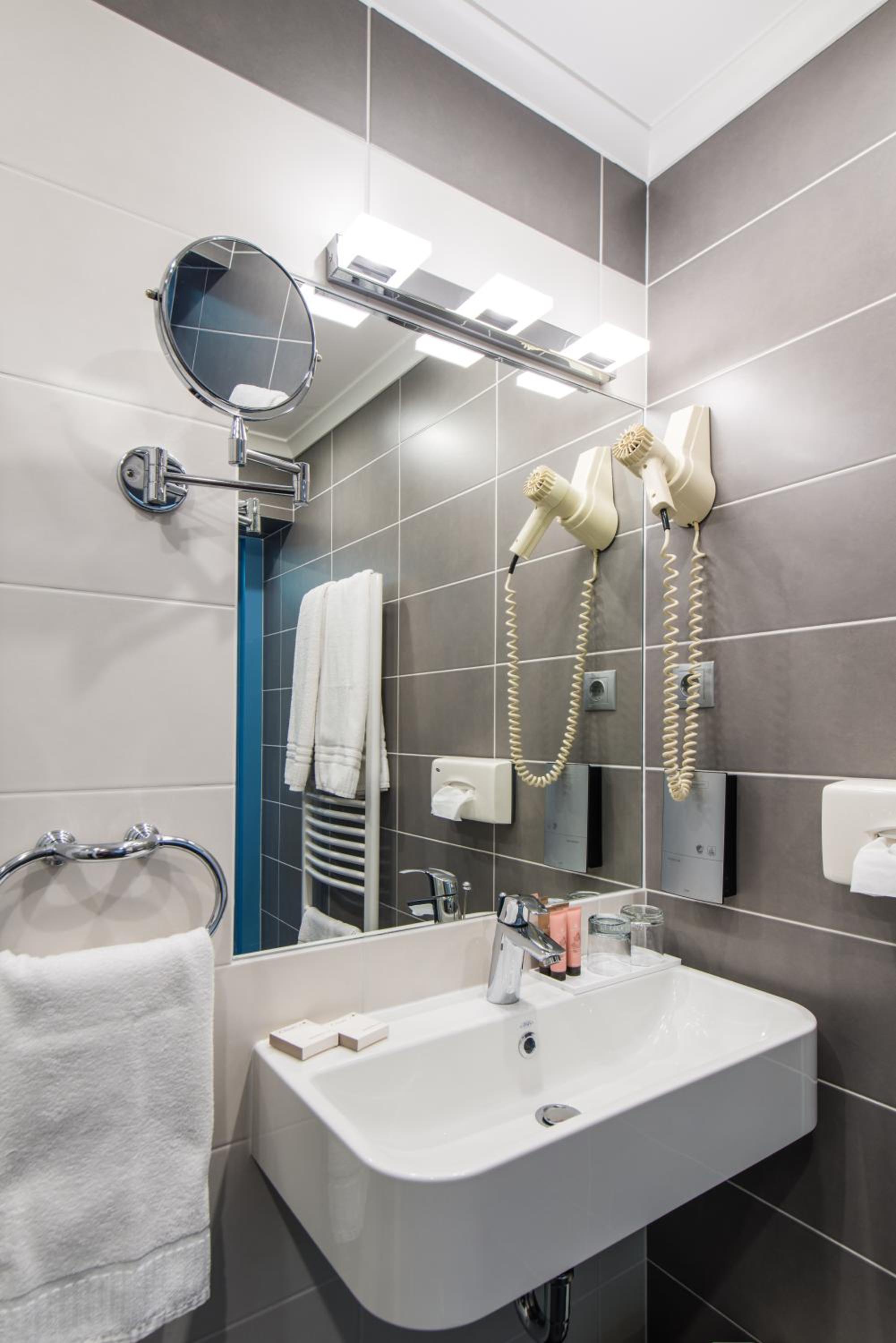 Suite Apartment - Photo 9