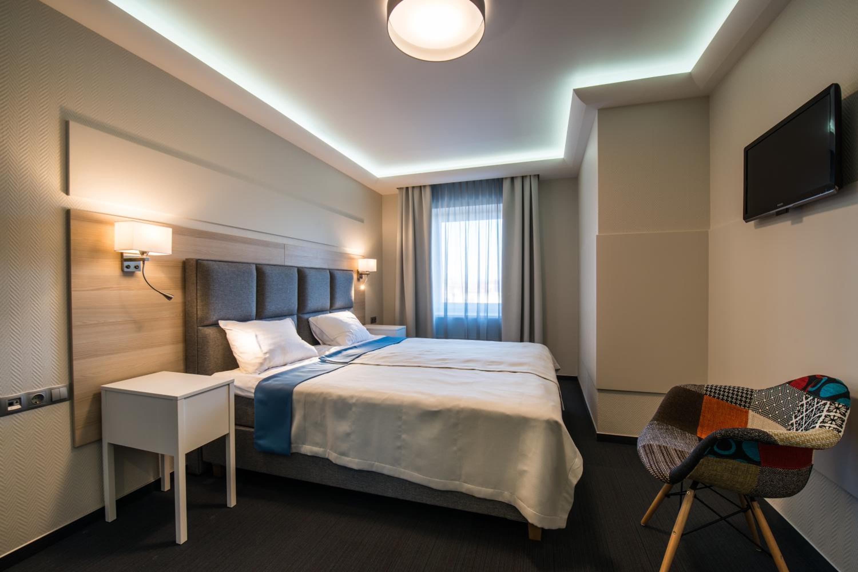 Standard Double/Twin Room - Photo 8