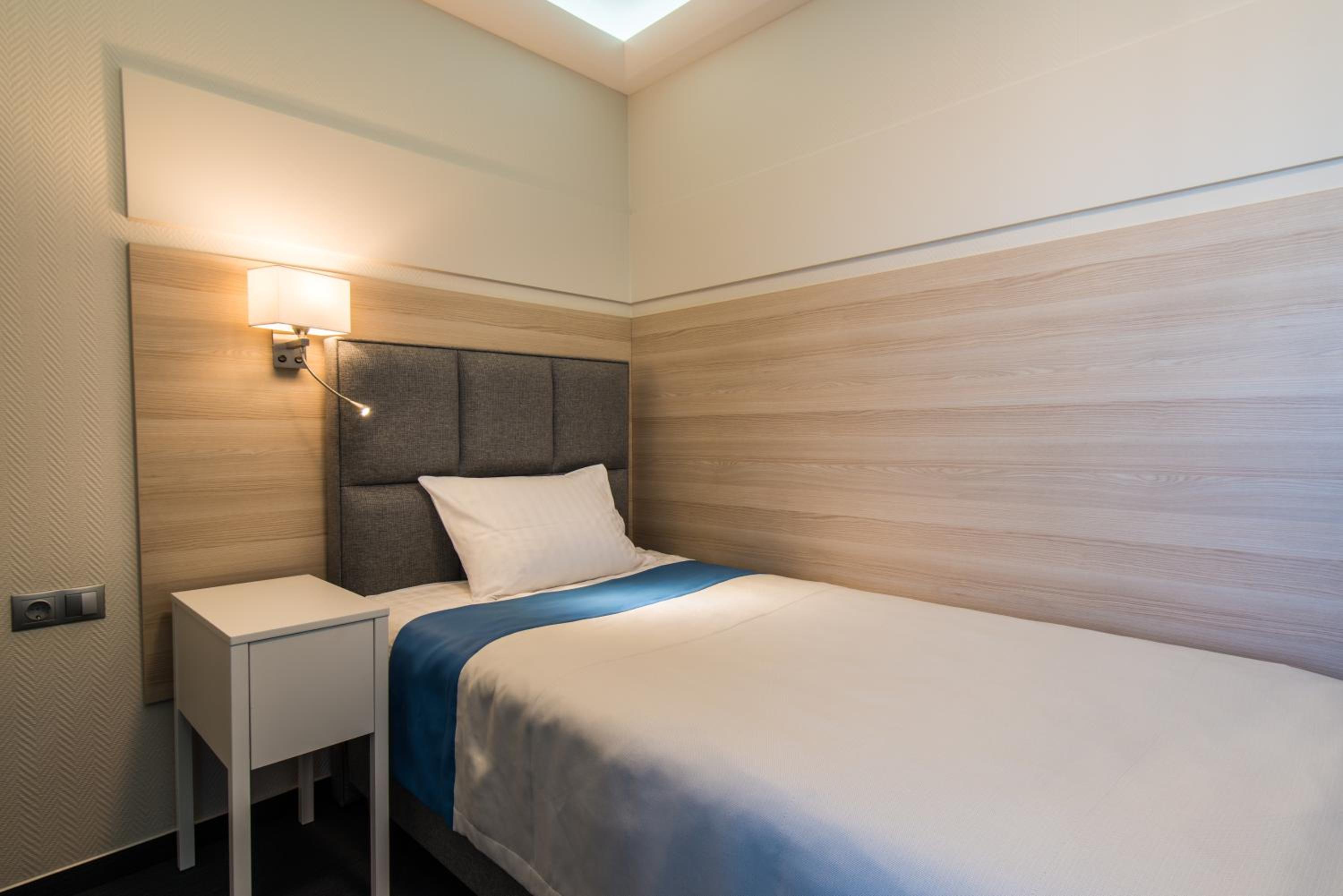 Standard Single Room - Photo 2