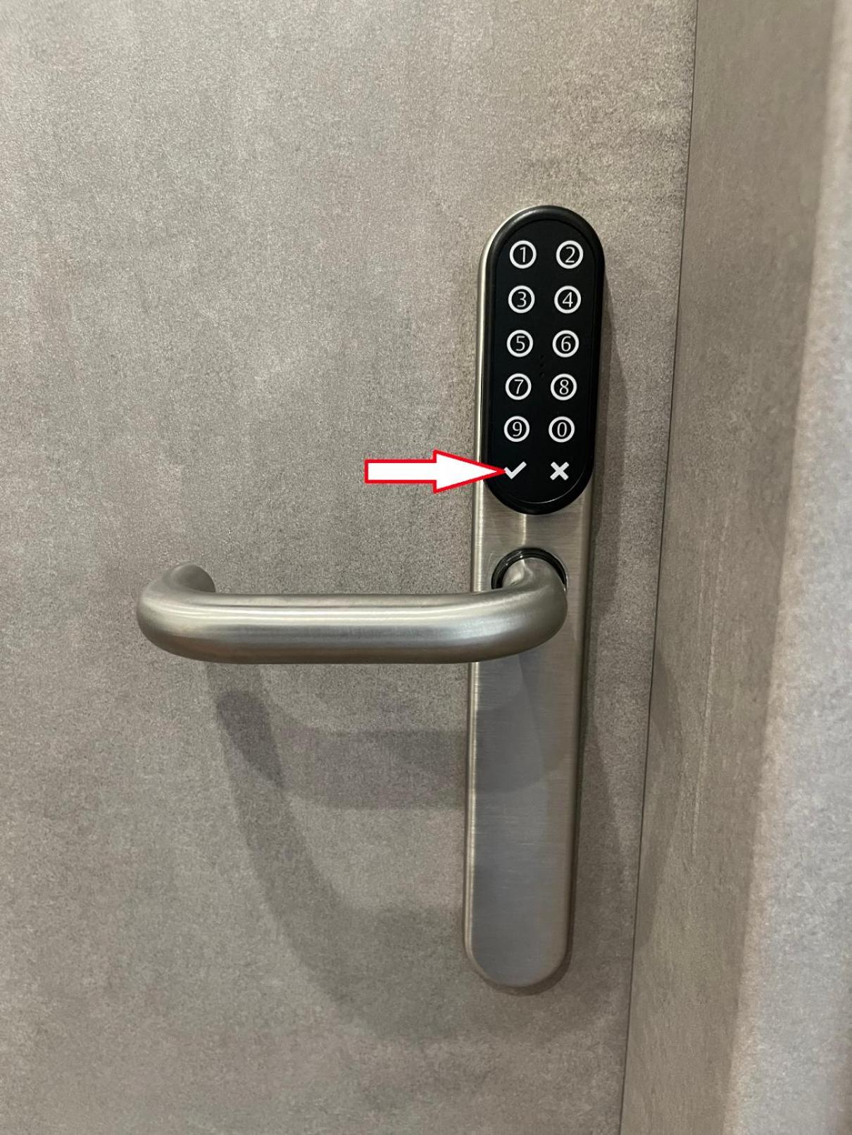 Budget Einzelzimmer, Dusche im Zimmer, eigenes WC nebenan photo 2