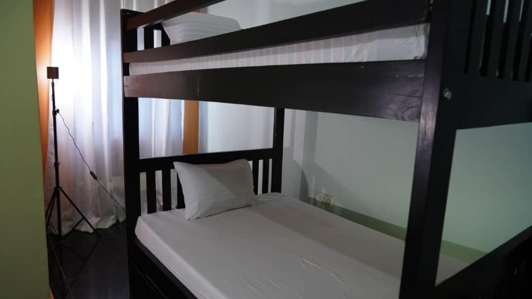 6-Bed Mixed Dormitory Room photo 2