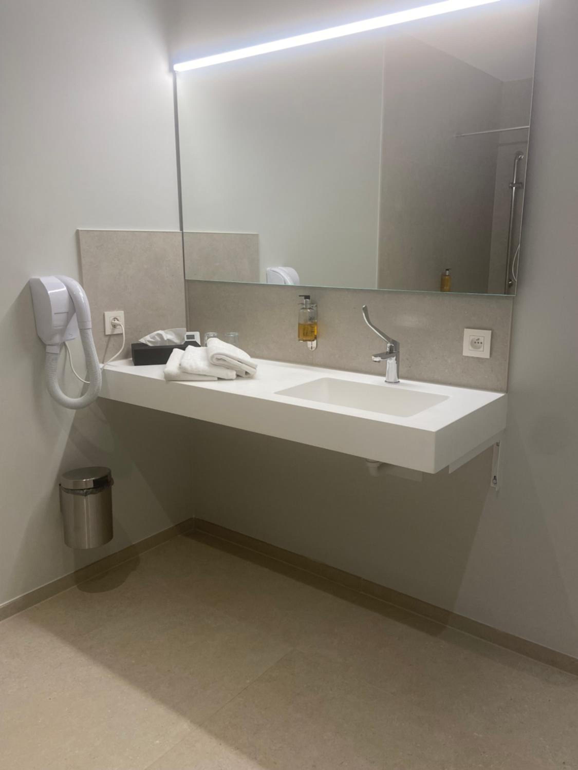 Double Room - Disability Access photo 3