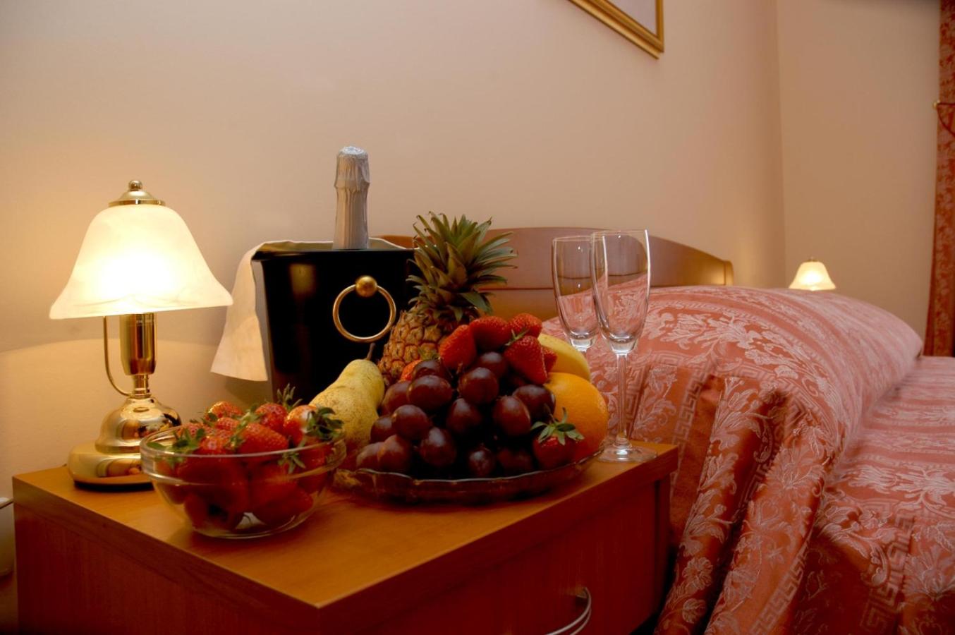 Deluxe Apartment - Photo 2