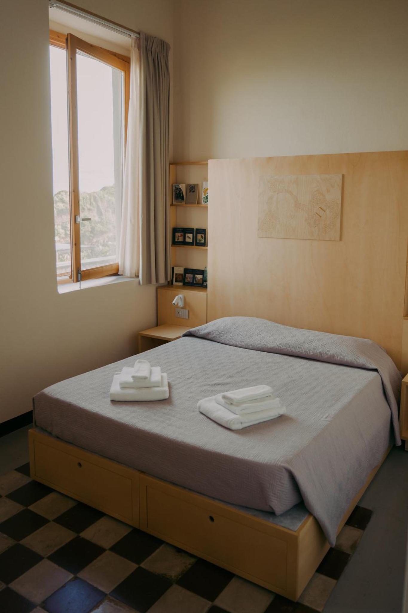 Standard Triple Room with Sea View