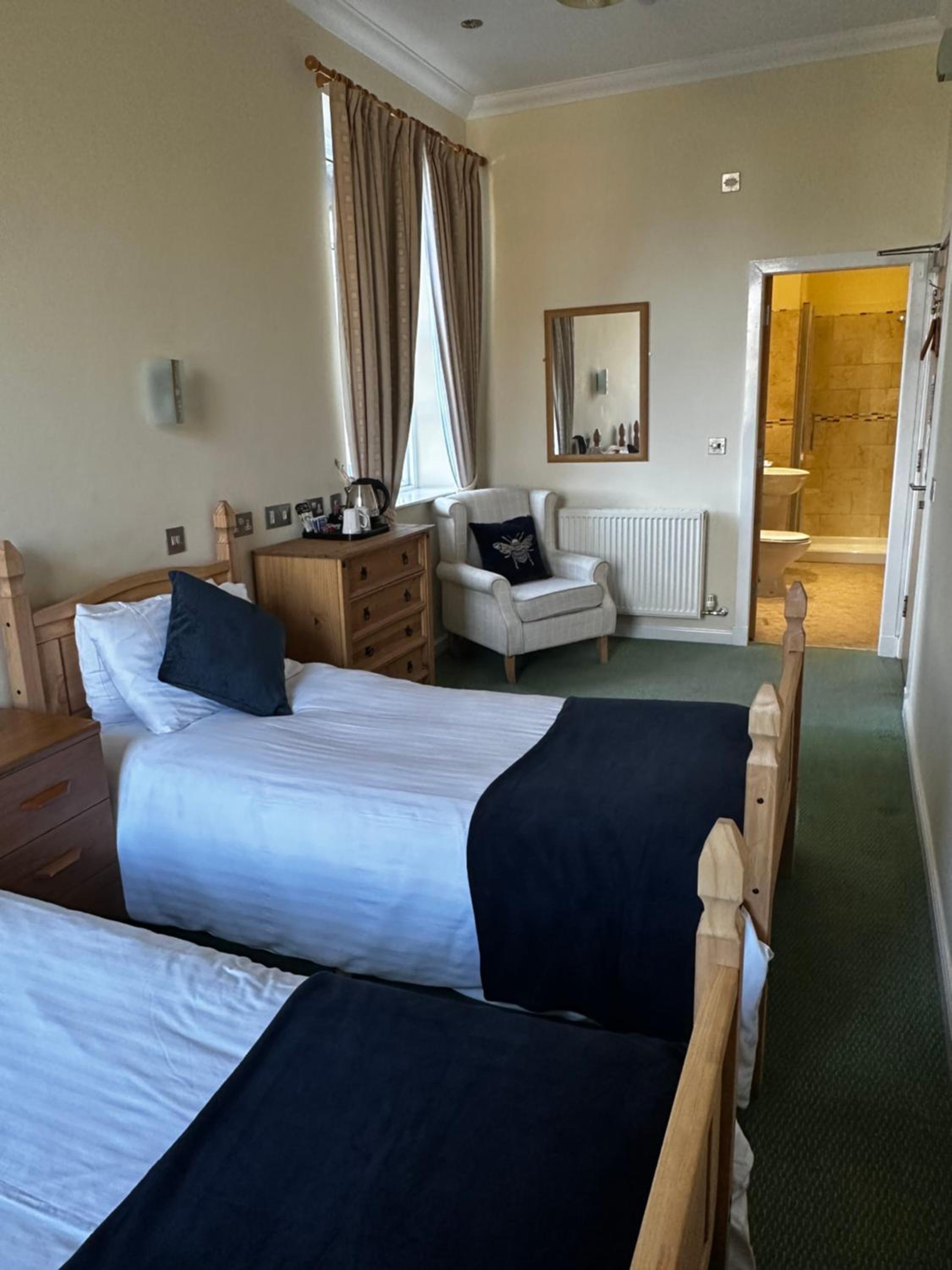 Standard Twin Room