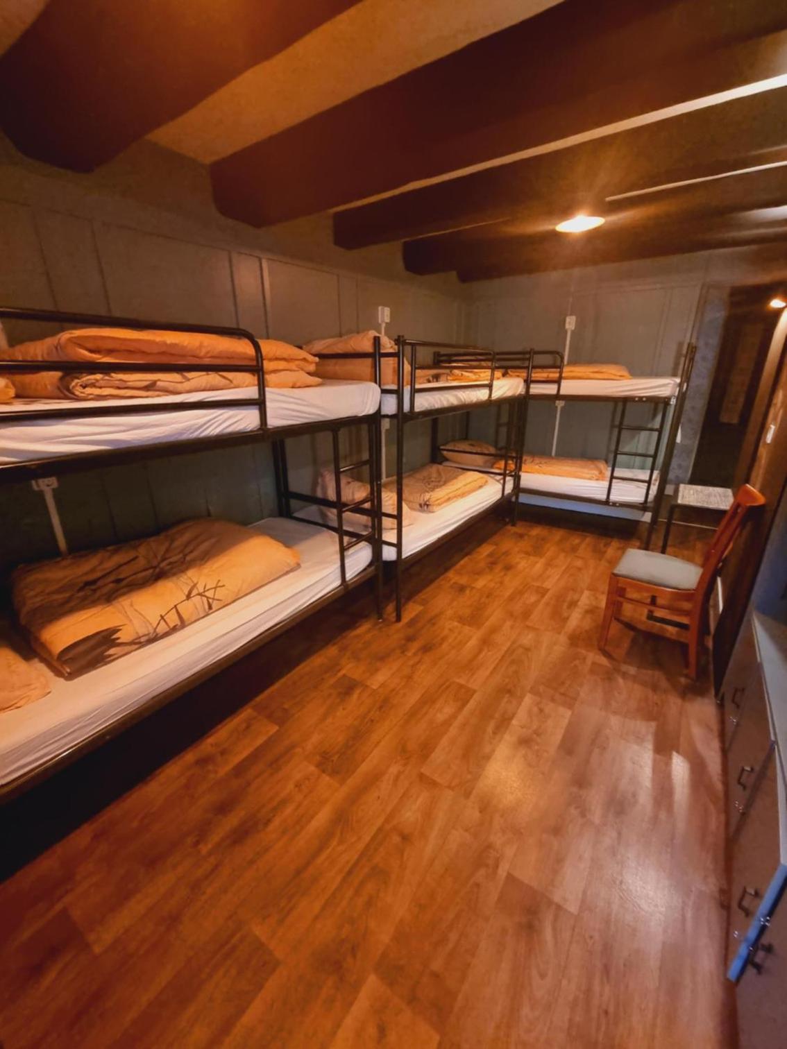 Quadruple Room with Shared Bathroom photo 3