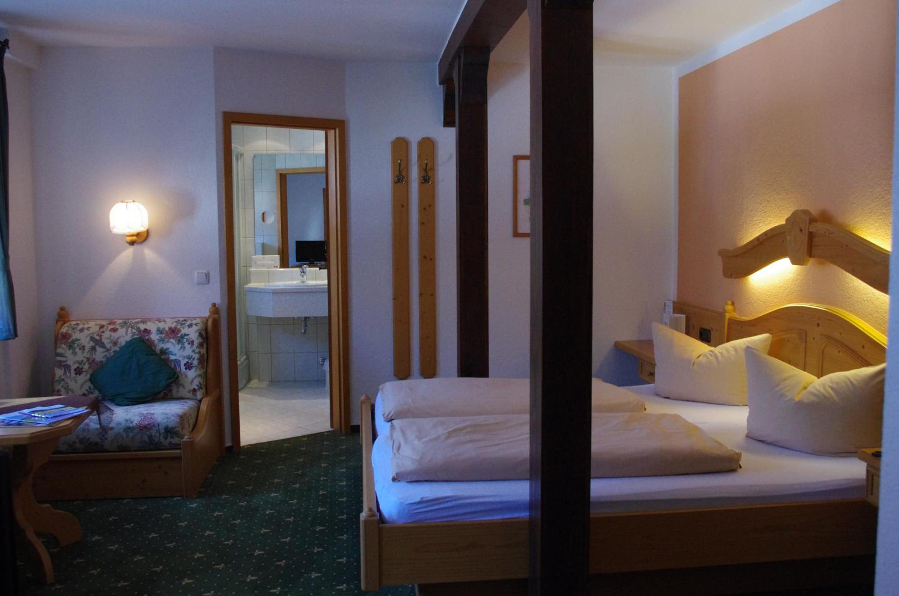 Double Room - Photo 6