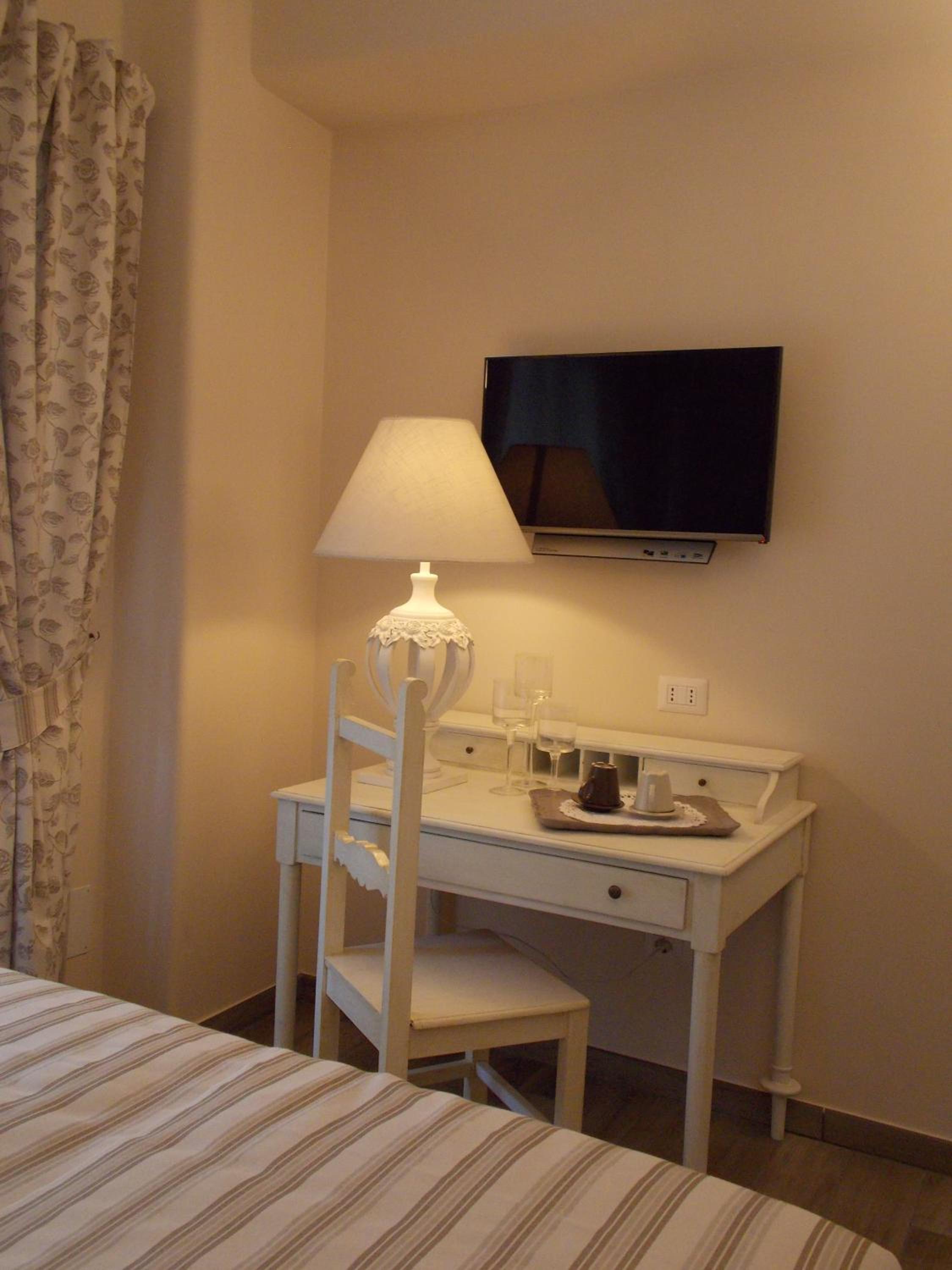 Double or Twin Room photo 3