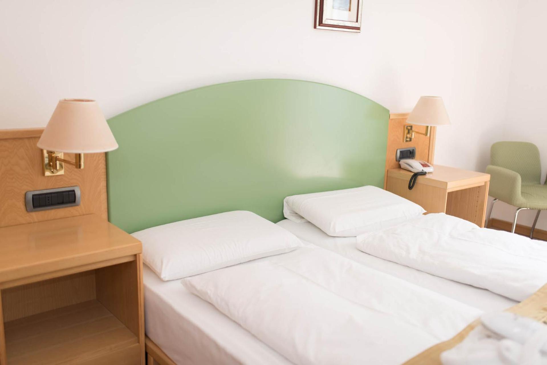 Standard Twin Room with Mountain View - Photo 5
