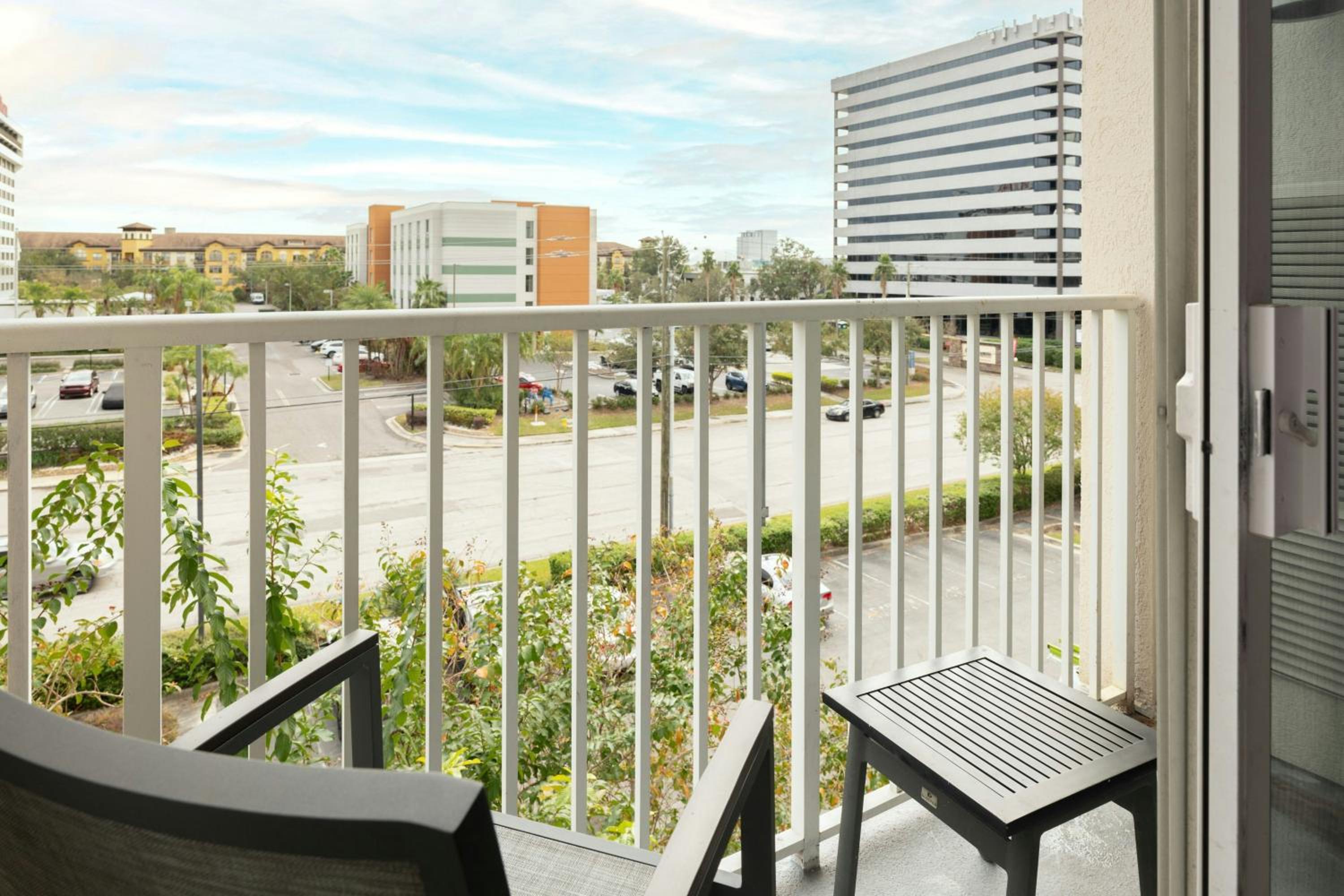 King Studio with Balcony and Sofa-Bed - Photo 5