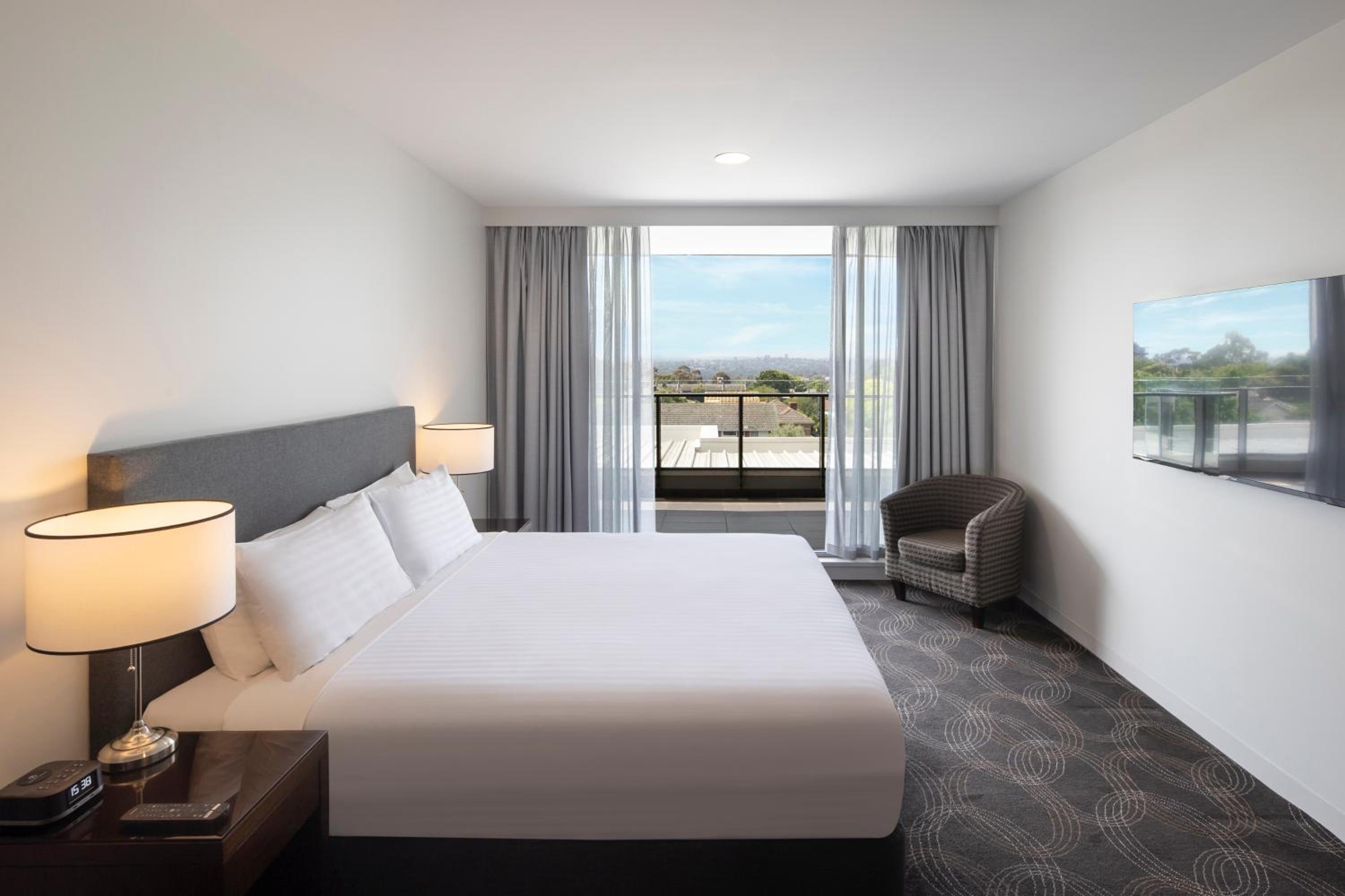 Superior King Room - Photo 7