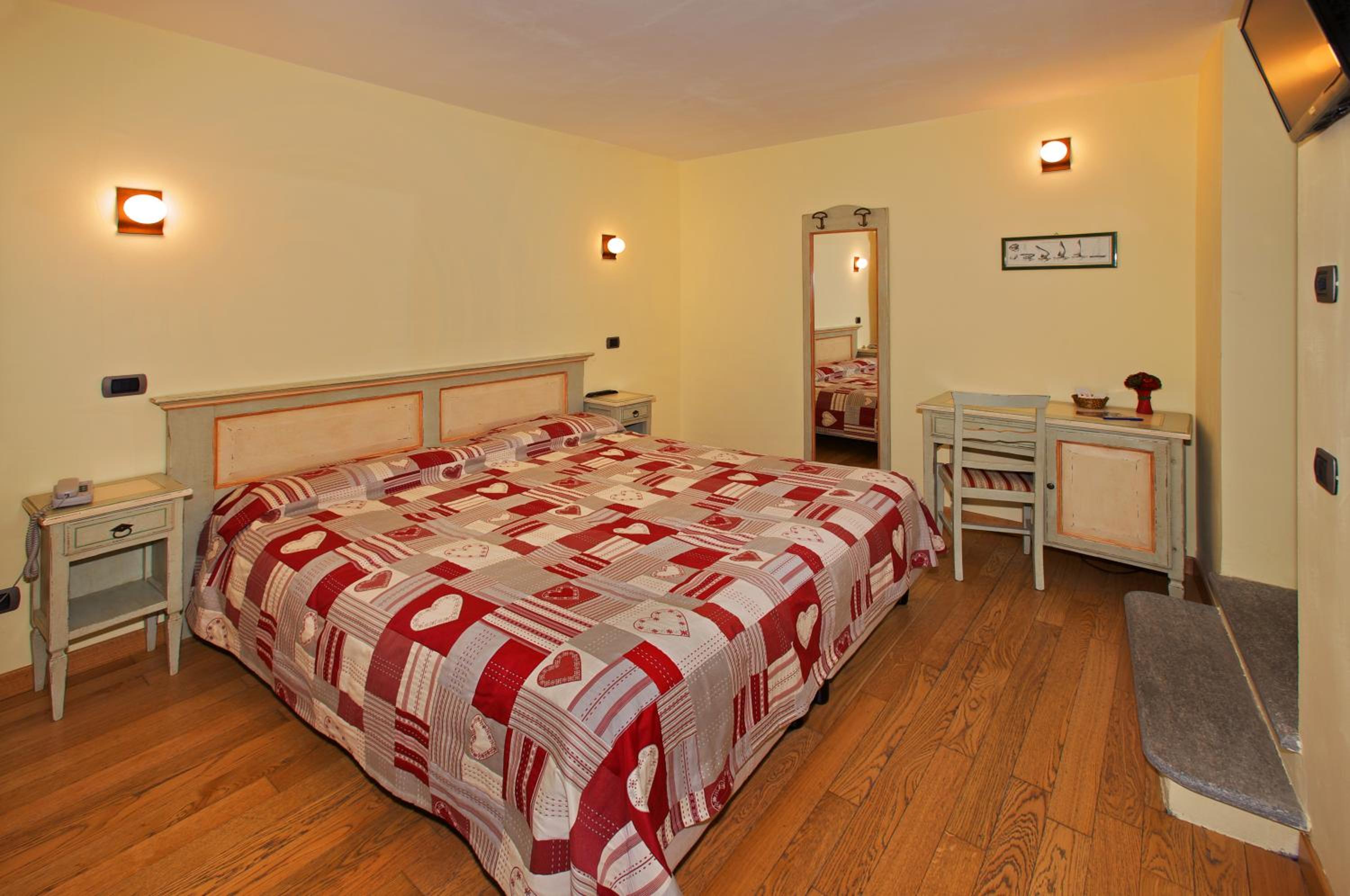 Double Room With Patio View photo 2