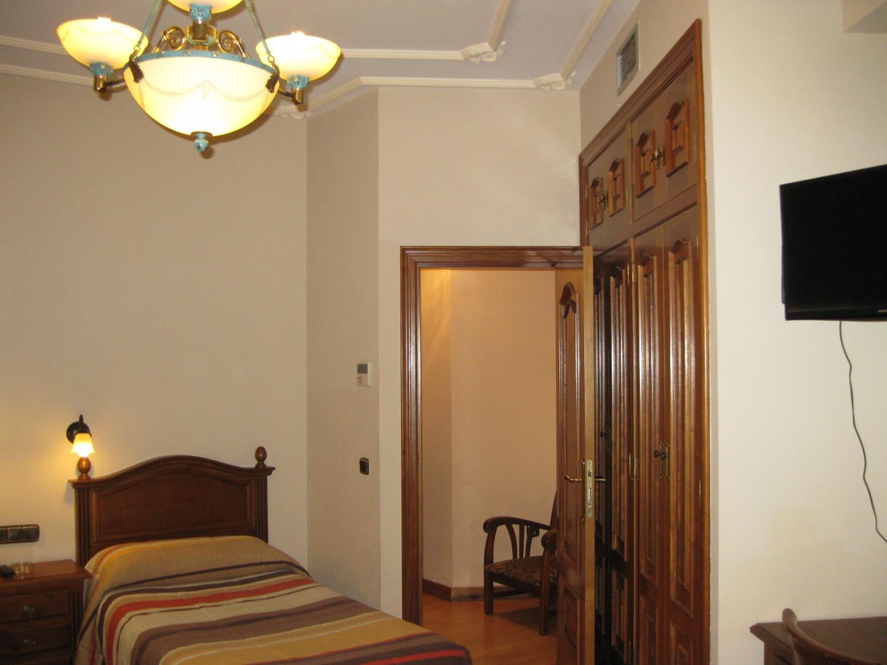 Family Room with Balcony photo 2