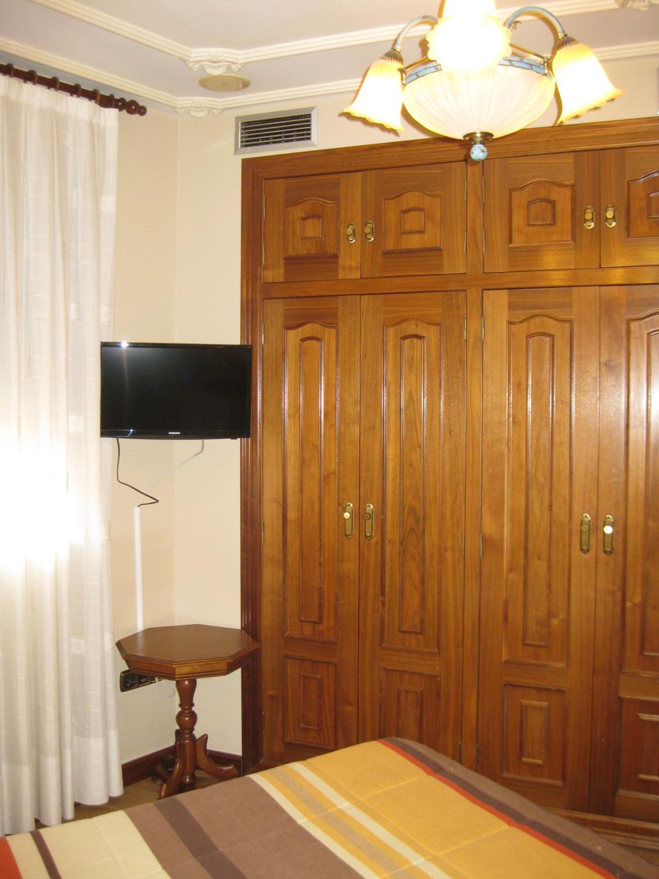 Double Room - Photo 12