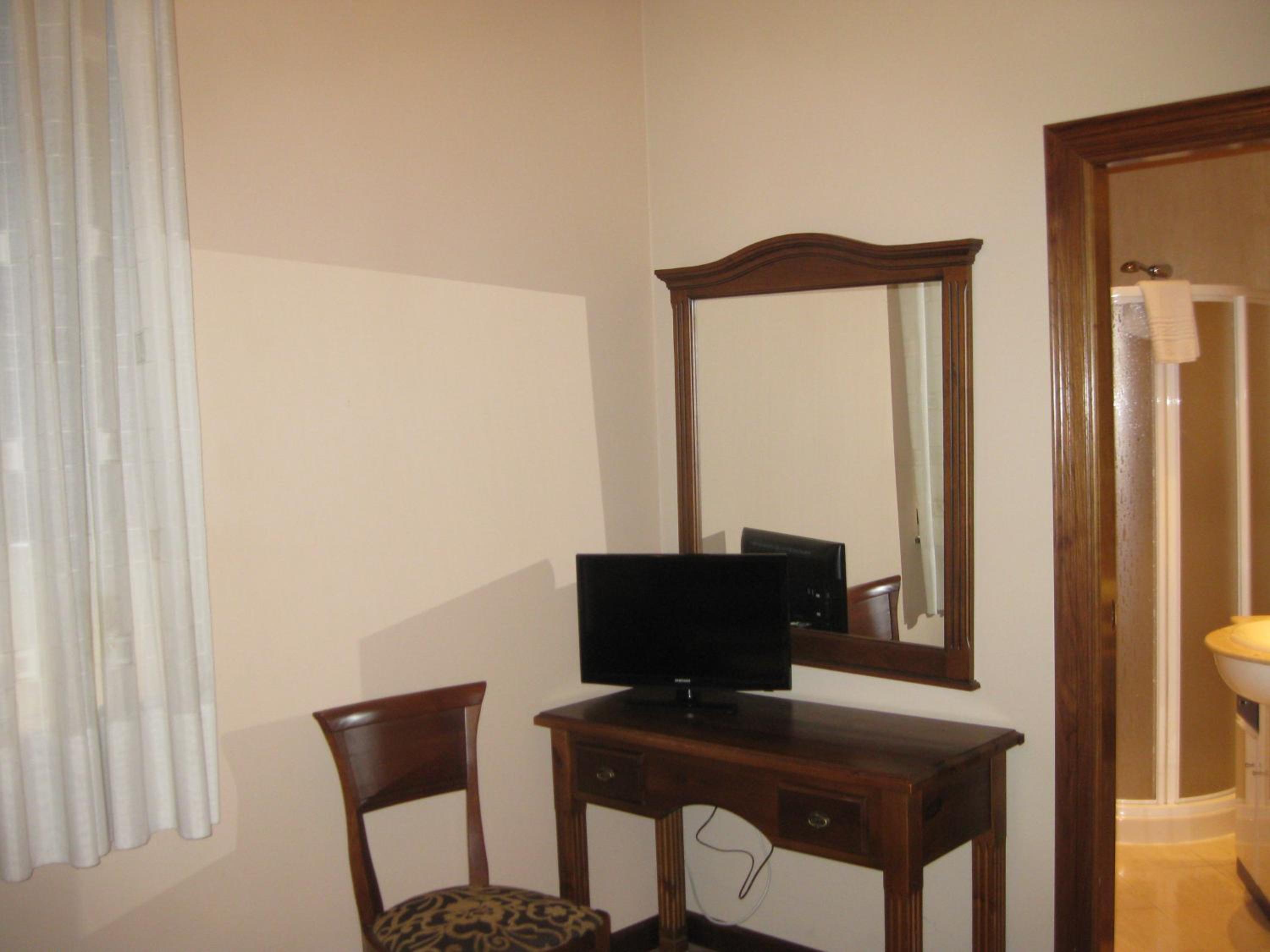 Double Room - Photo 10