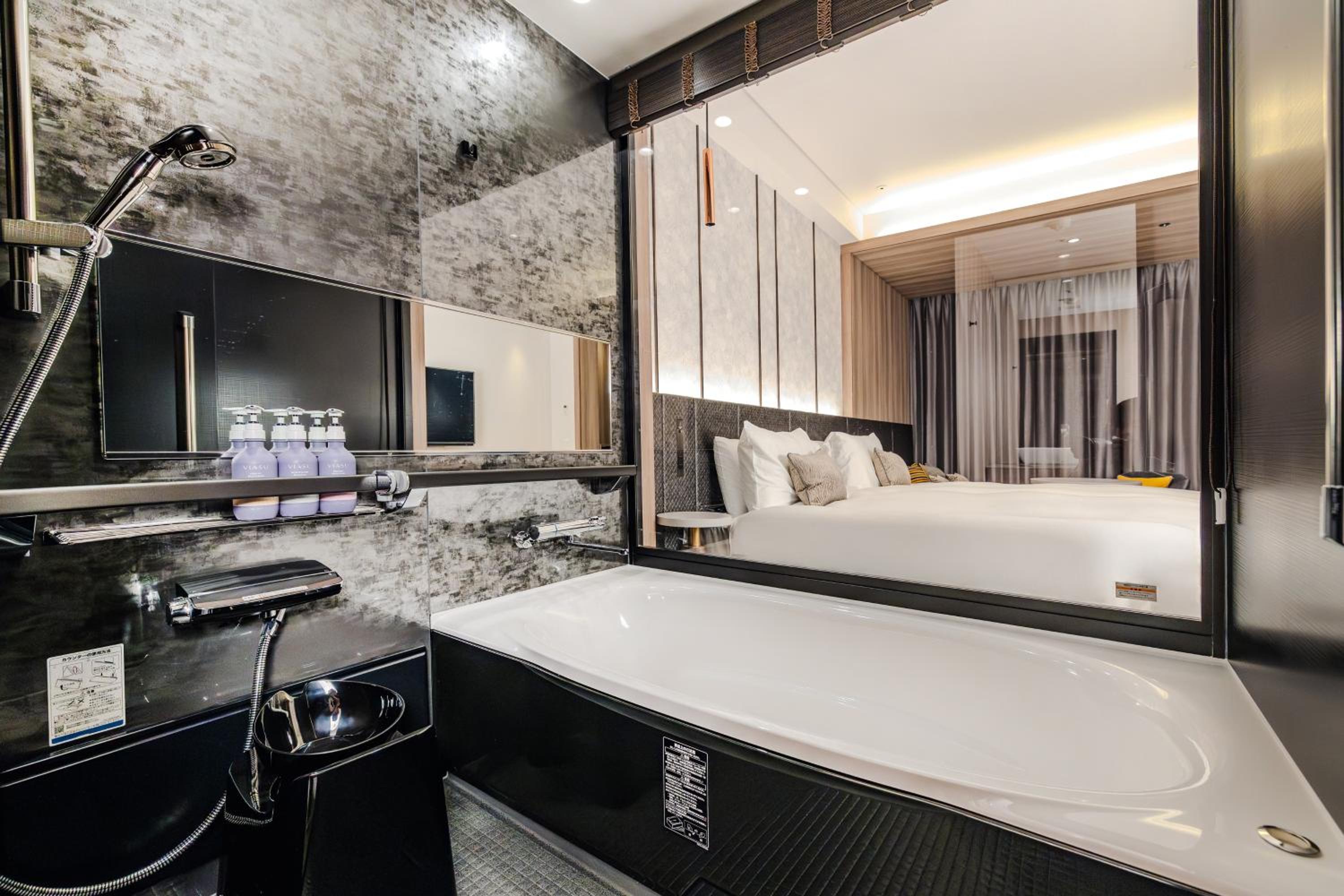 Standard Twin Room with City View  - Photo 10