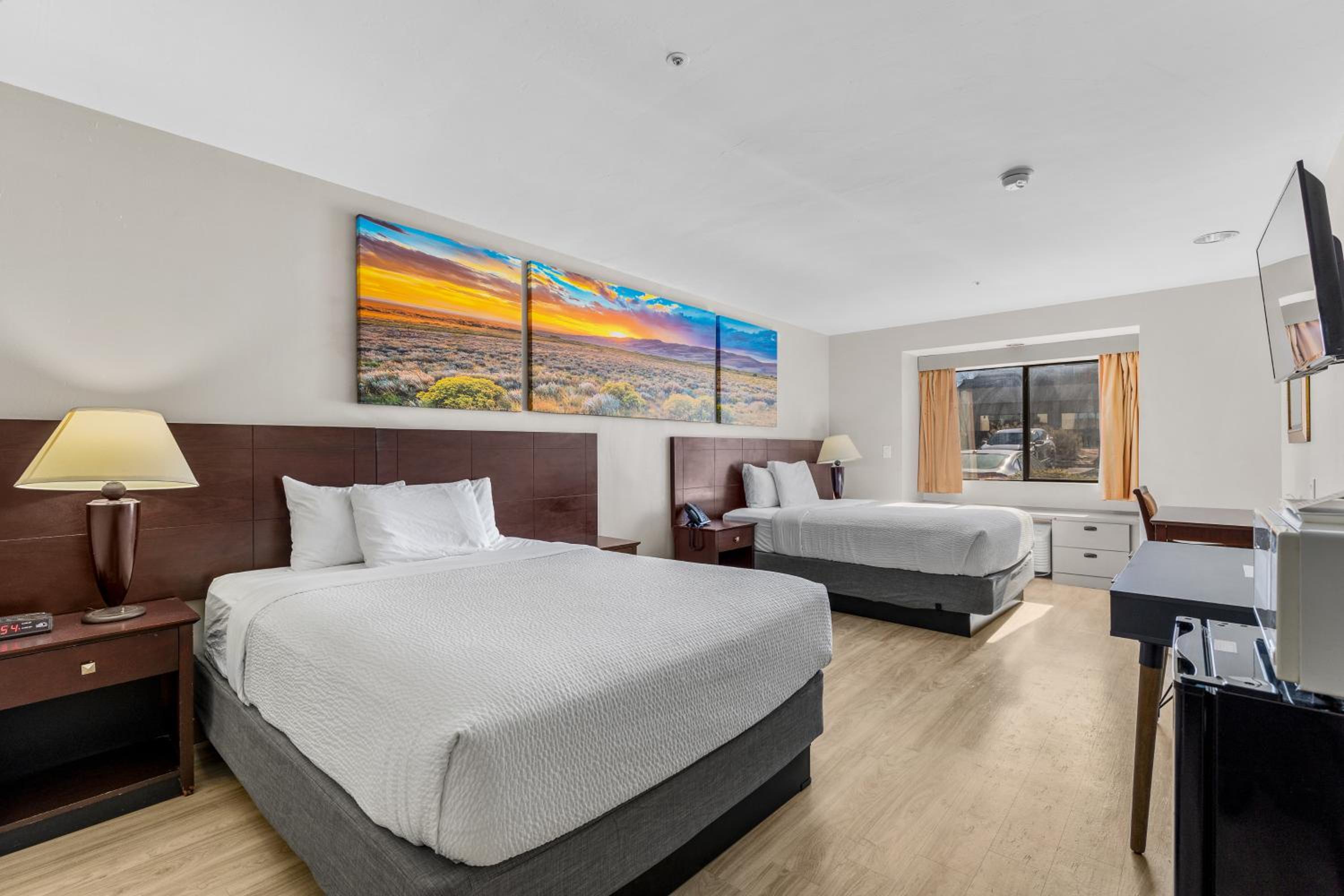 Studio Suite with Two Queen Beds - Non-Smoking - Photo 4