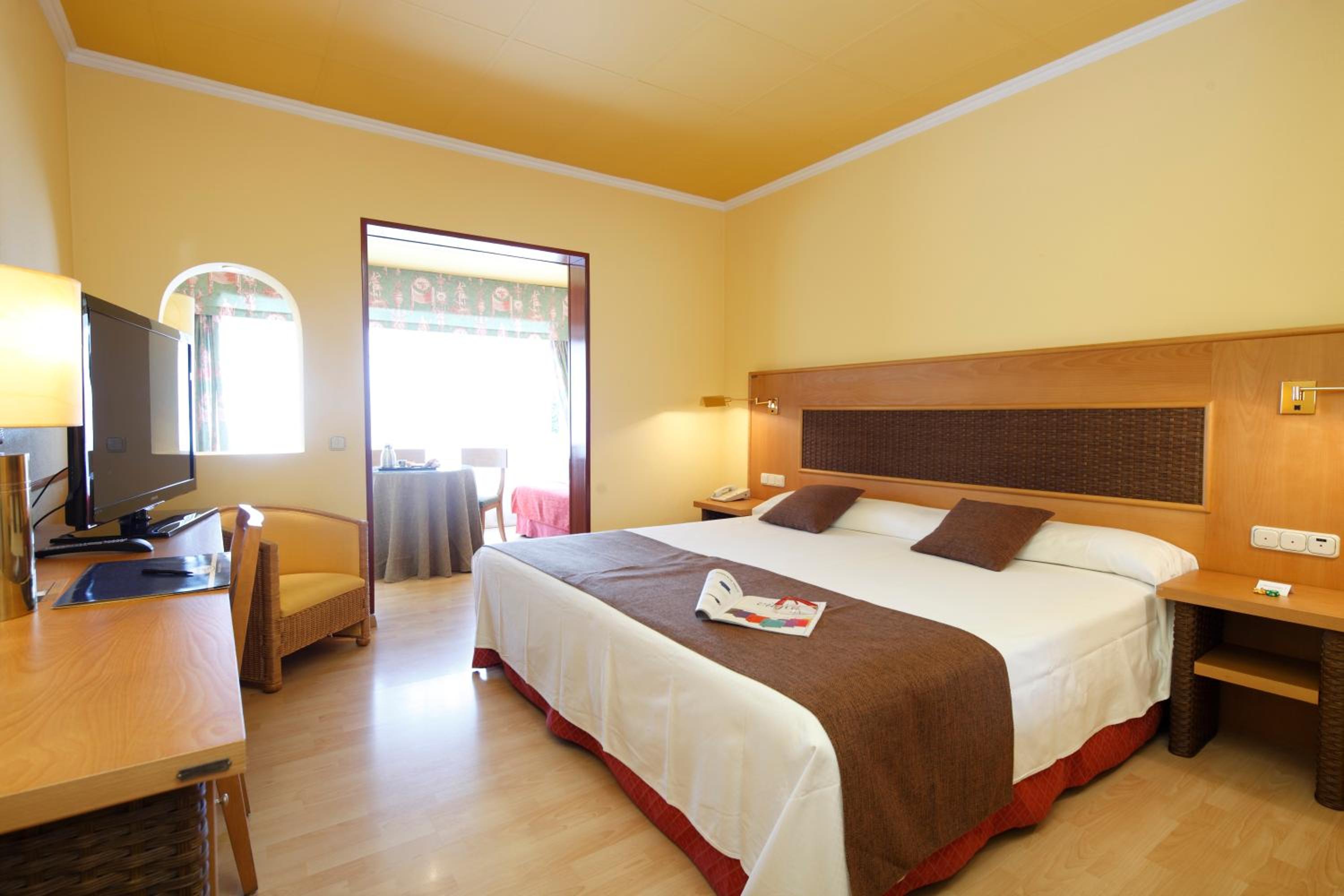 Standard Triple Room - Photo 1
