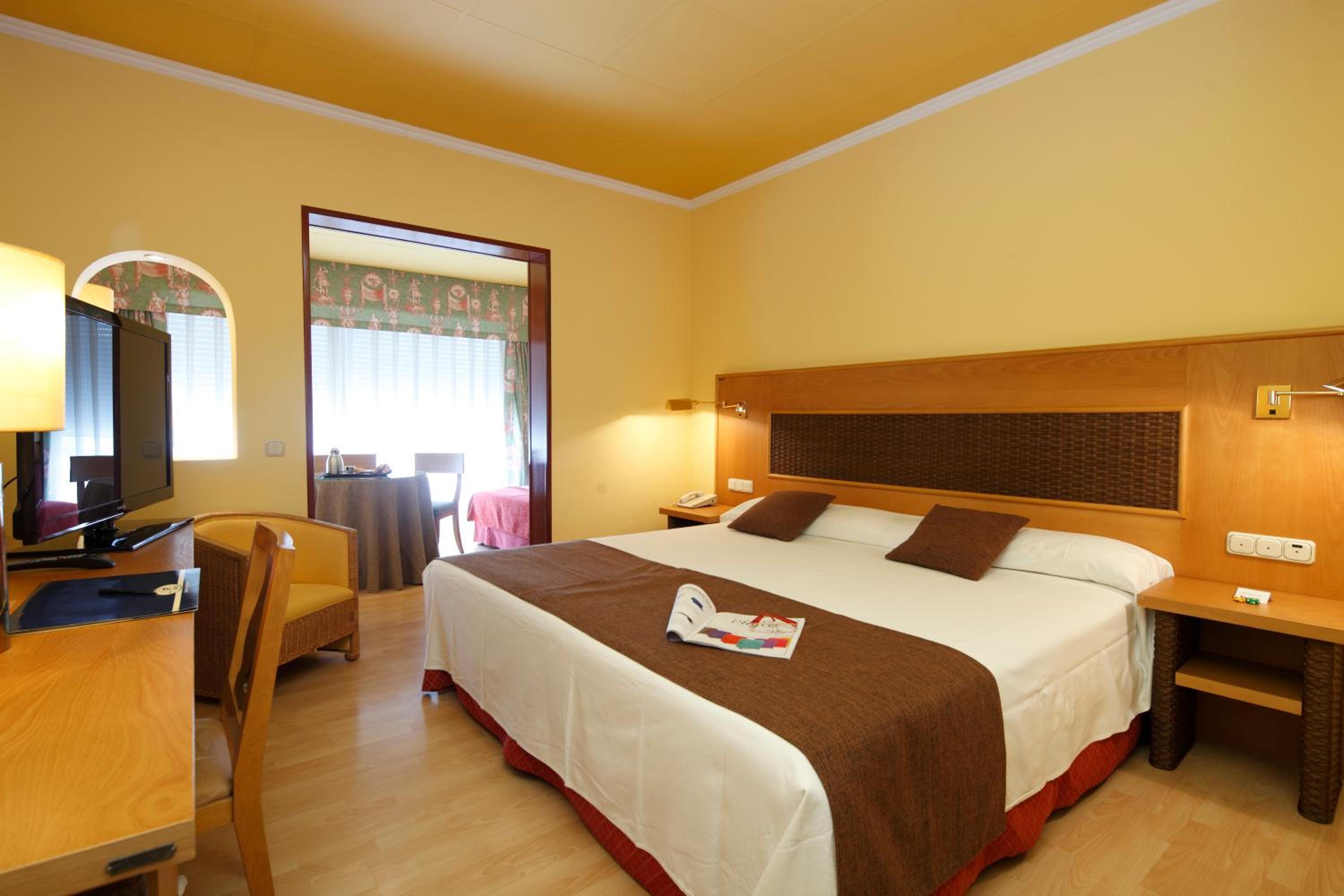 Standard Quadruple Room - Photo 1