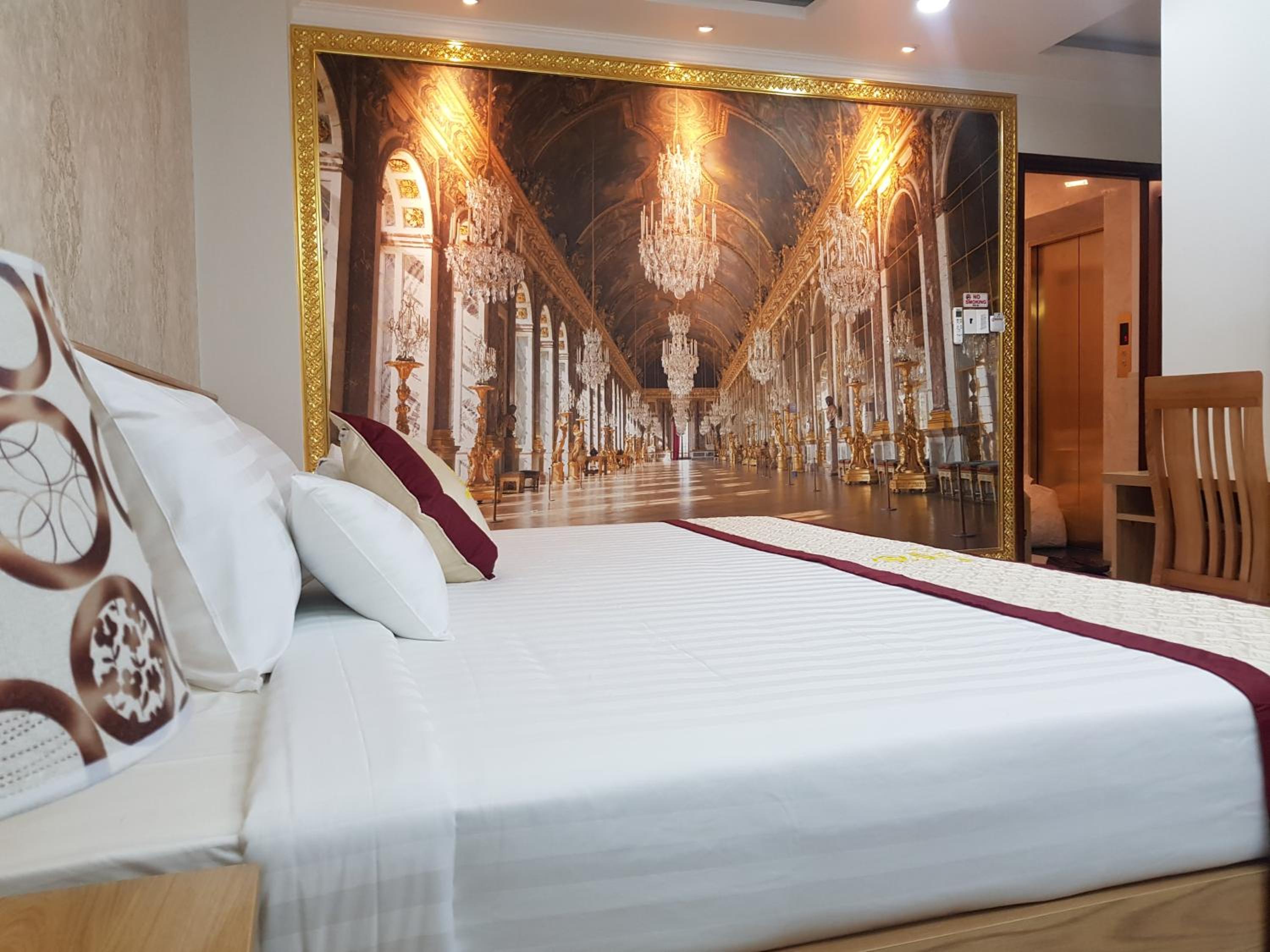 Deluxe King Suite