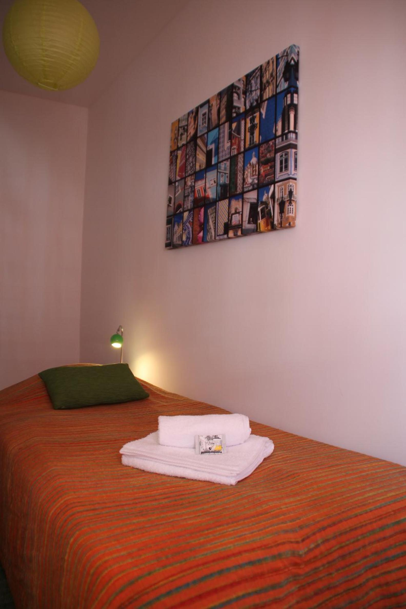 Single Room with Private Bathroom photo 3