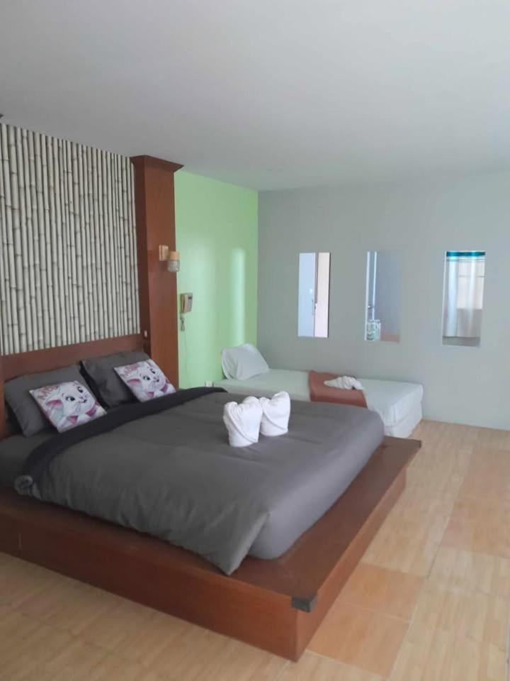 Suite - Photo 7