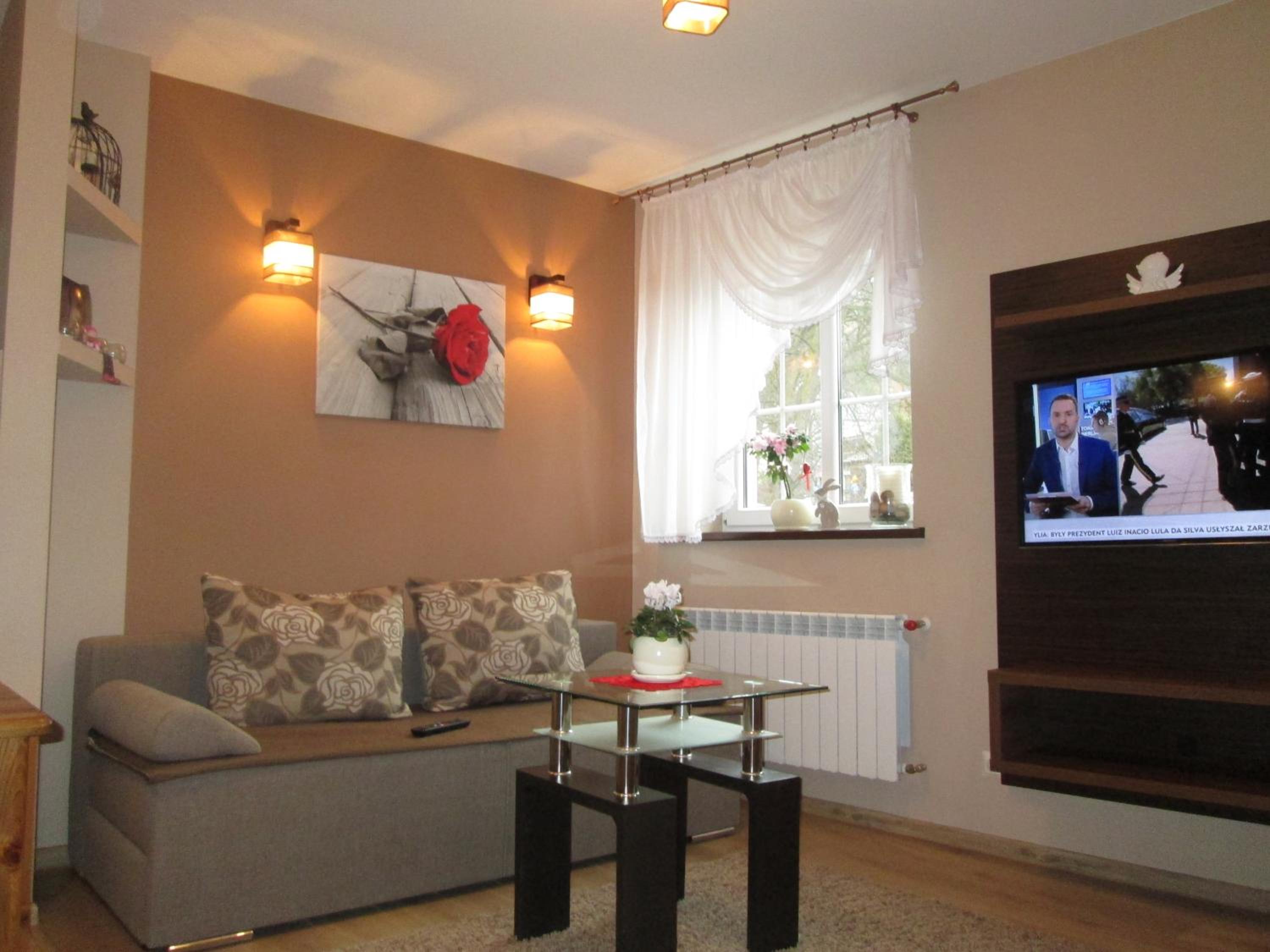 Family Room photo 3