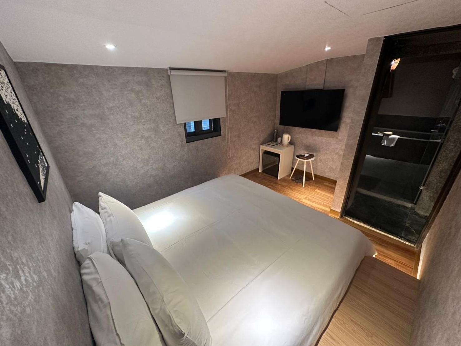 Economy Double Room