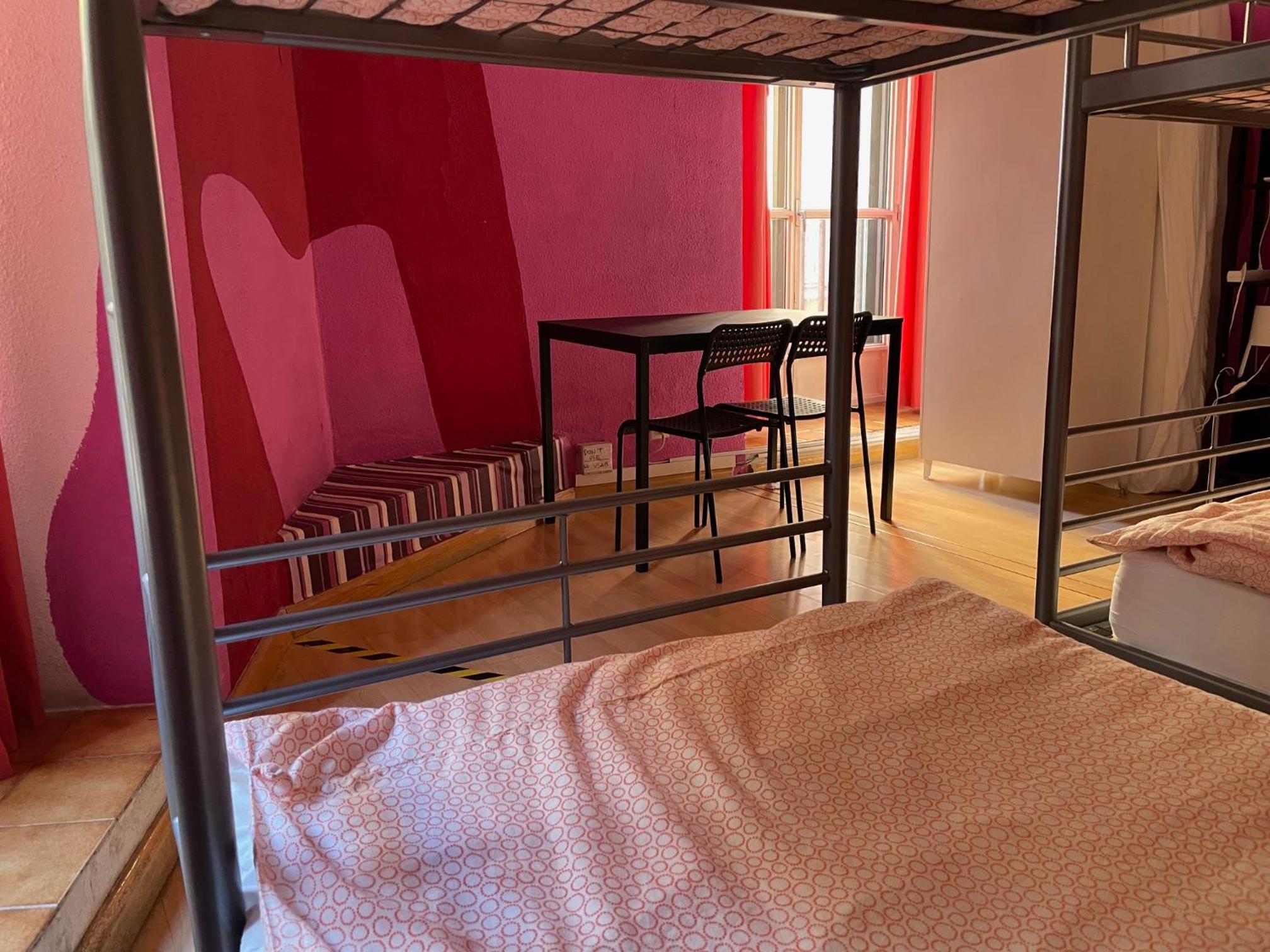 Standard Double Room with Shared Bathroom photo 3