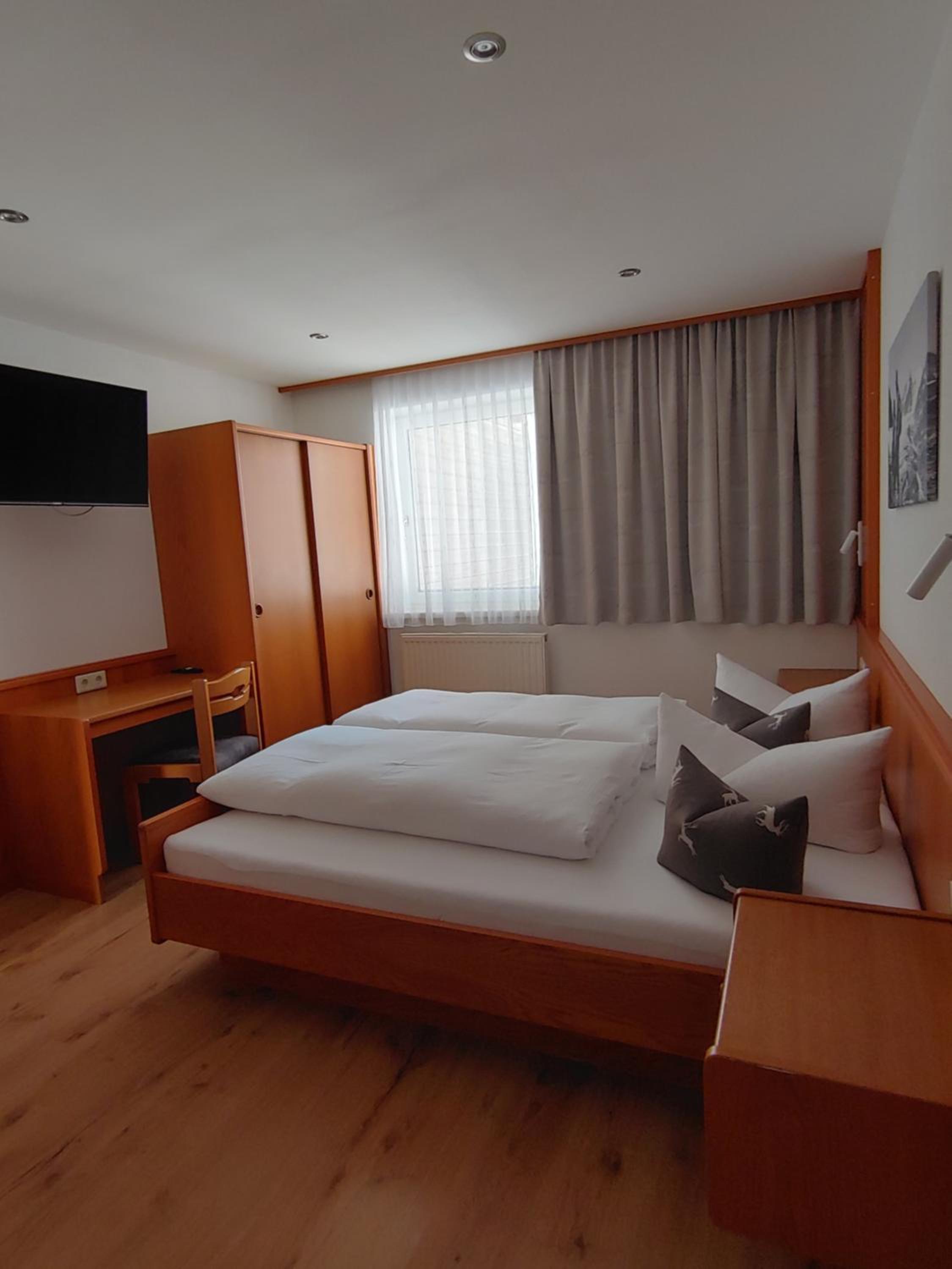 One-Bedroom Apartment with Balcony photo 2