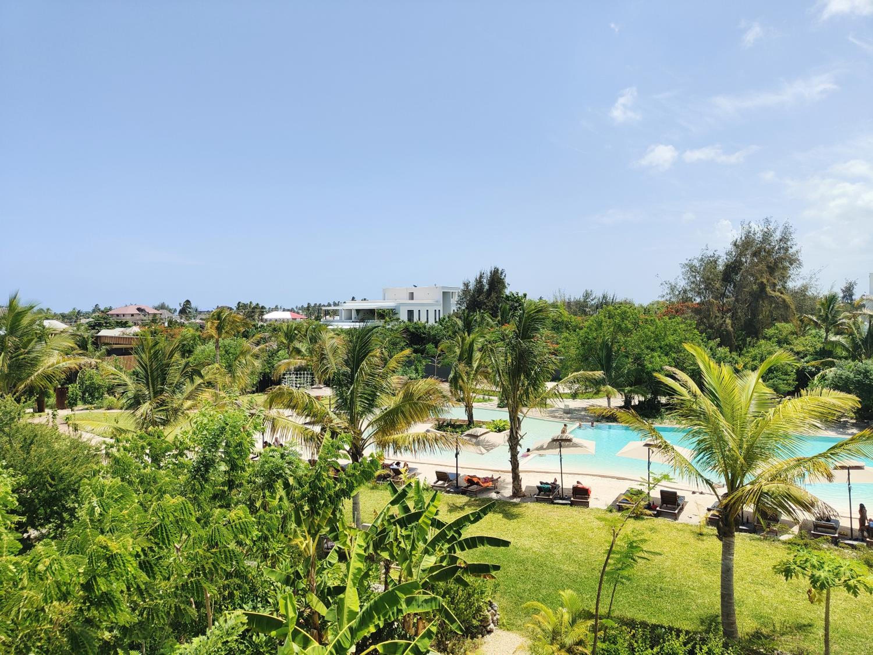 Three-Bedroom Apartment with Balcony photo 1