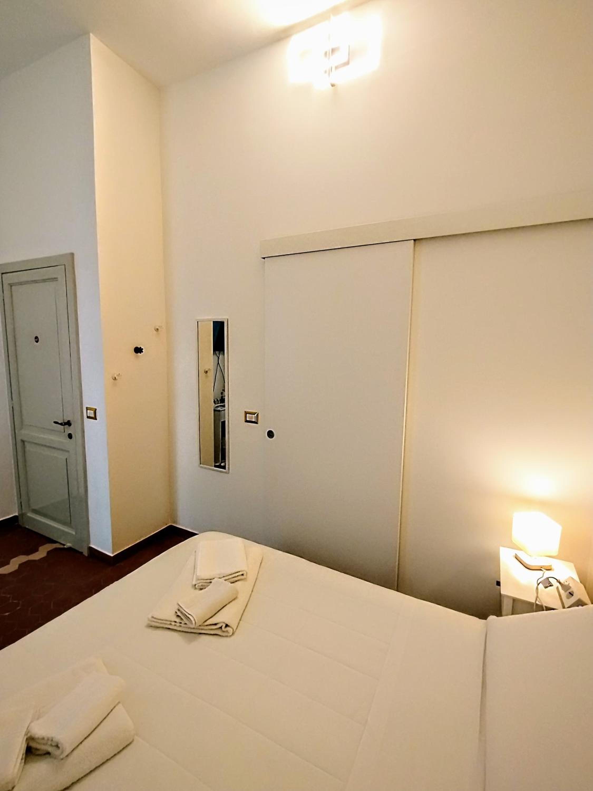 Small Double Room photo 1