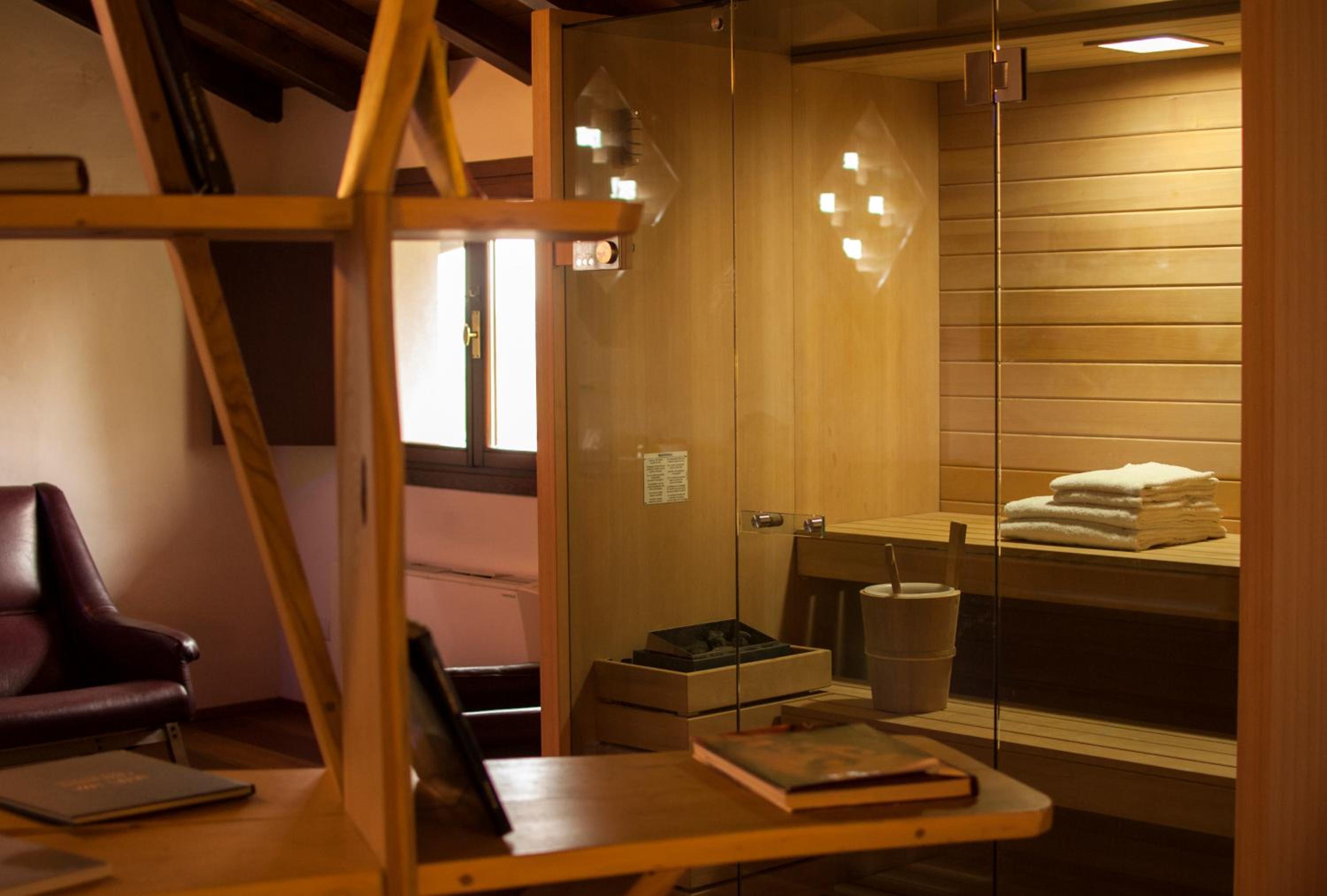 Suite with Sauna and Mountain View - Photo 8