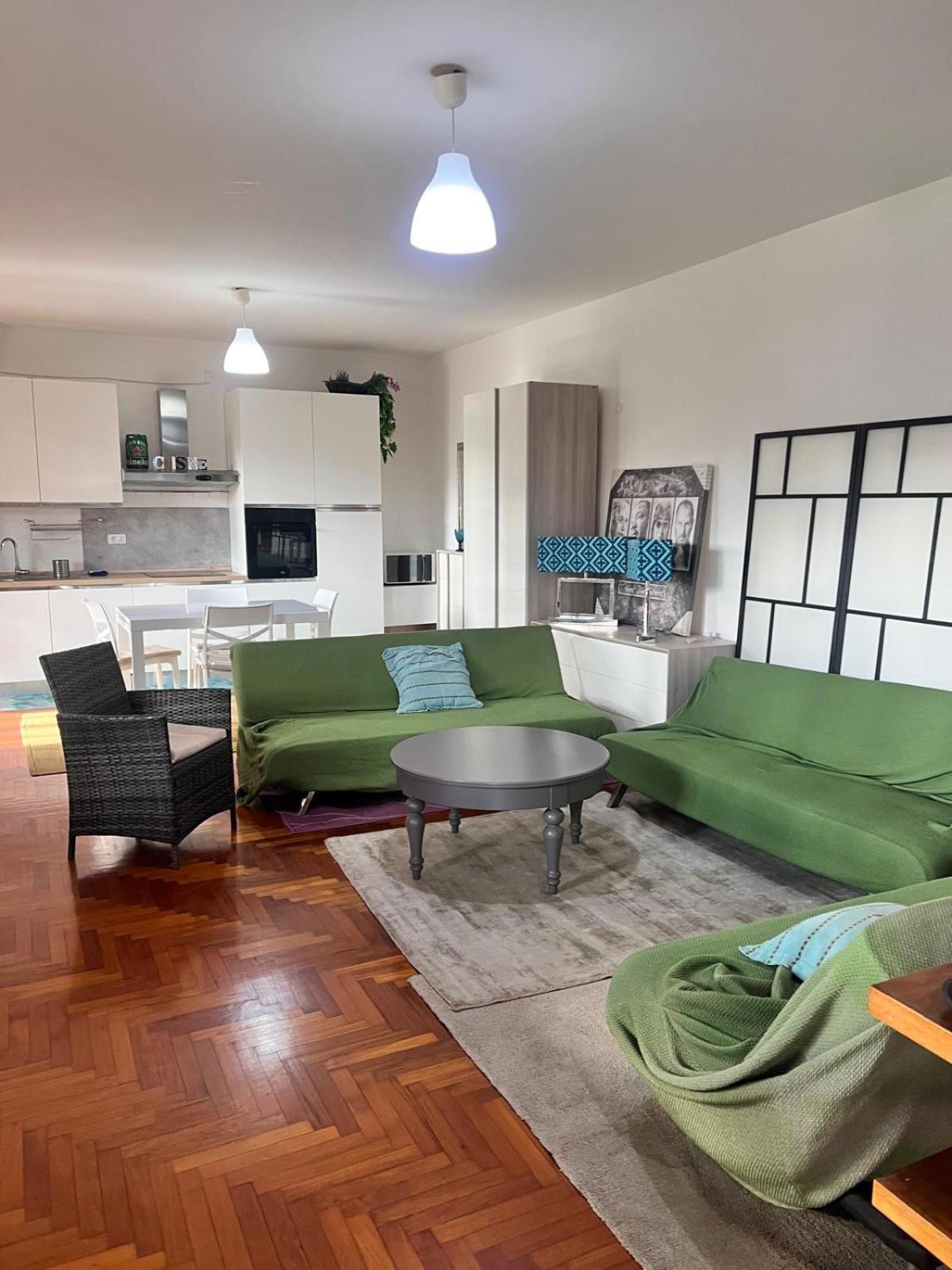 Two-Bedroom Deluxe Apartment with Garden View