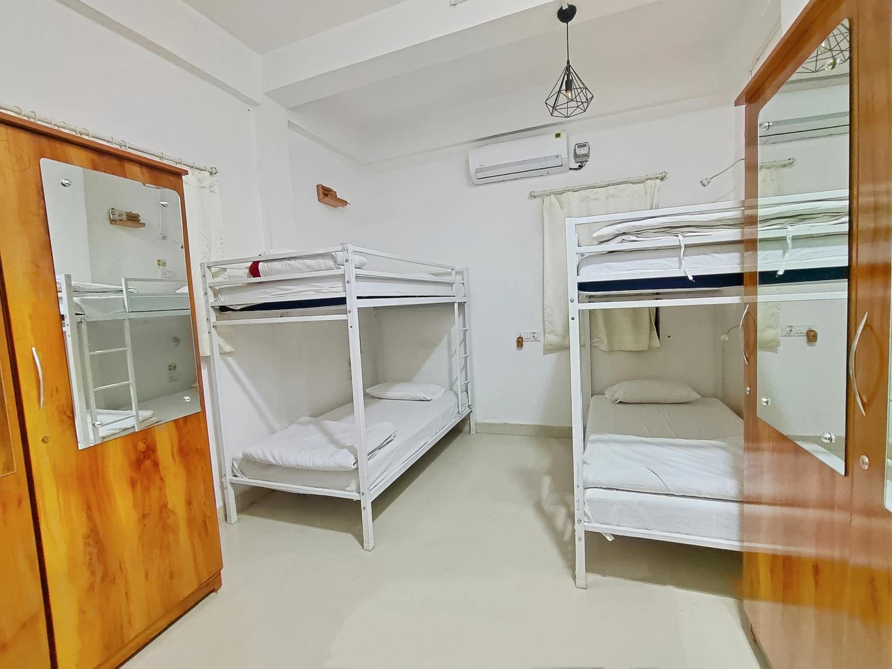 Bed in 4-Bed Mixed Dormitory Room