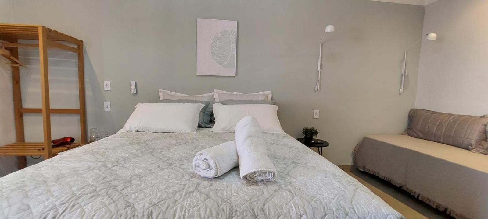 Queen Suite with Pool View photo 1