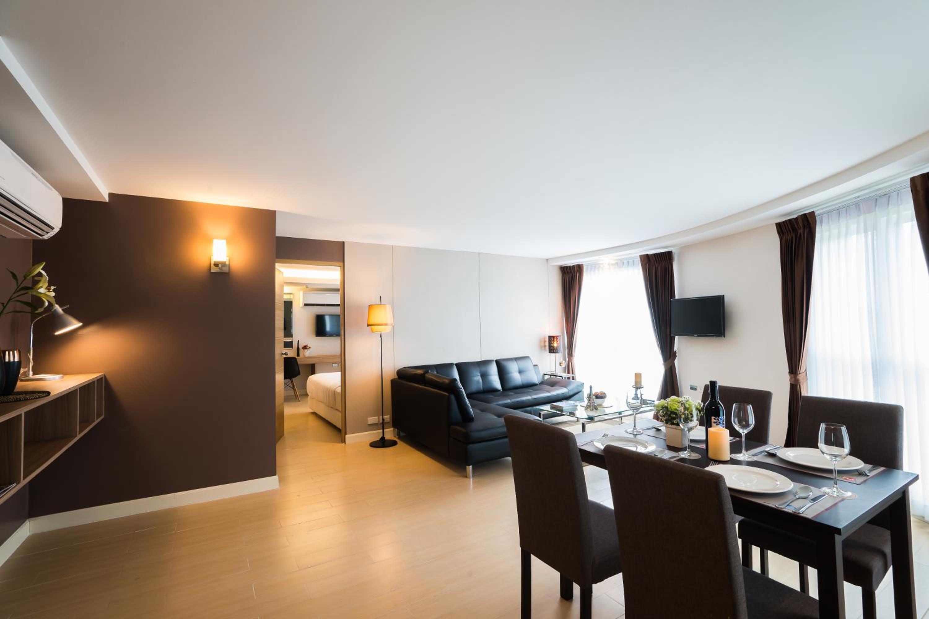 Pleasure Executive Suite photo 2