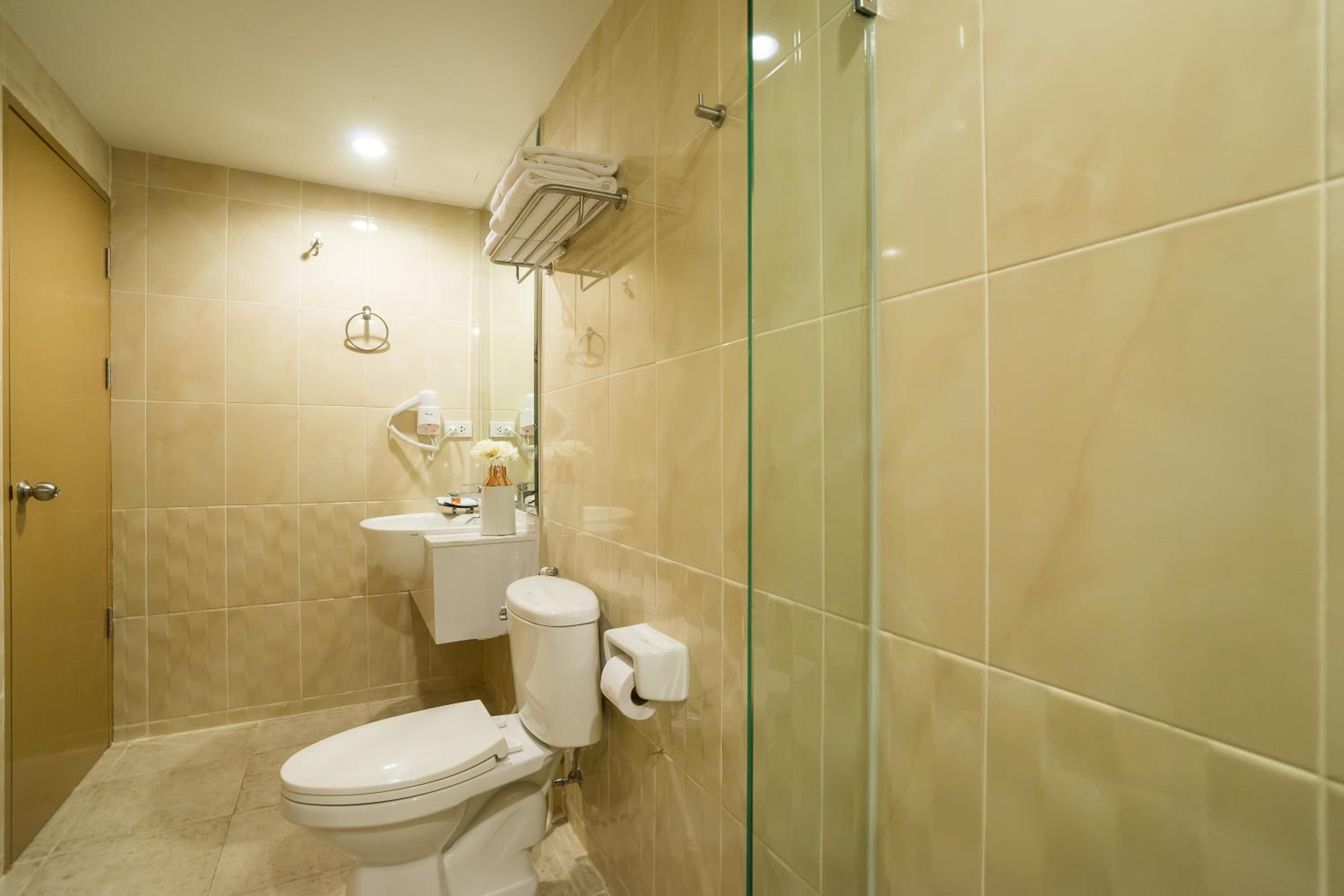 Pleasure Executive Suite photo 3