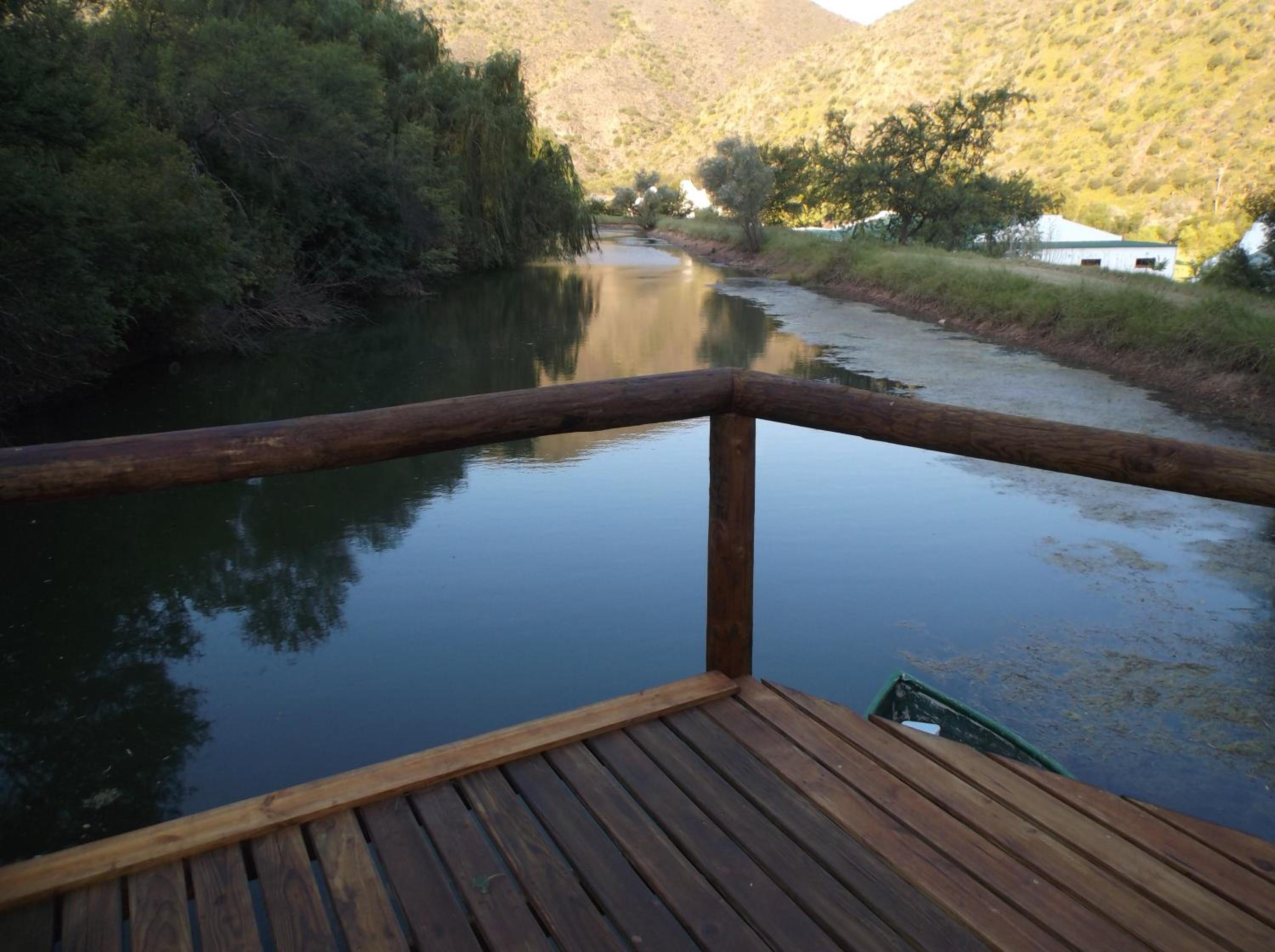 Studio with Dam View - Photo 3