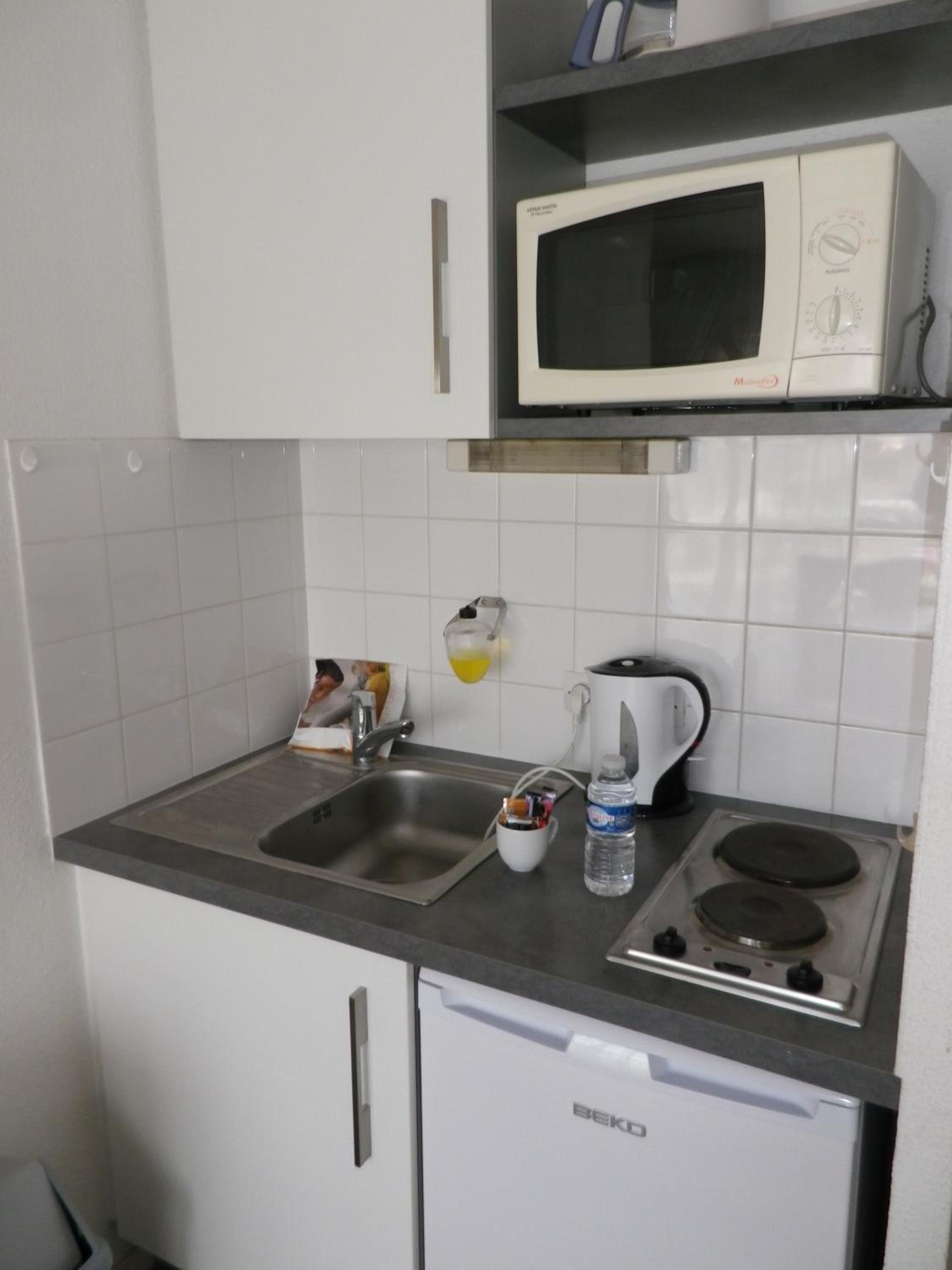 Studio (2 Adults) - Photo 3