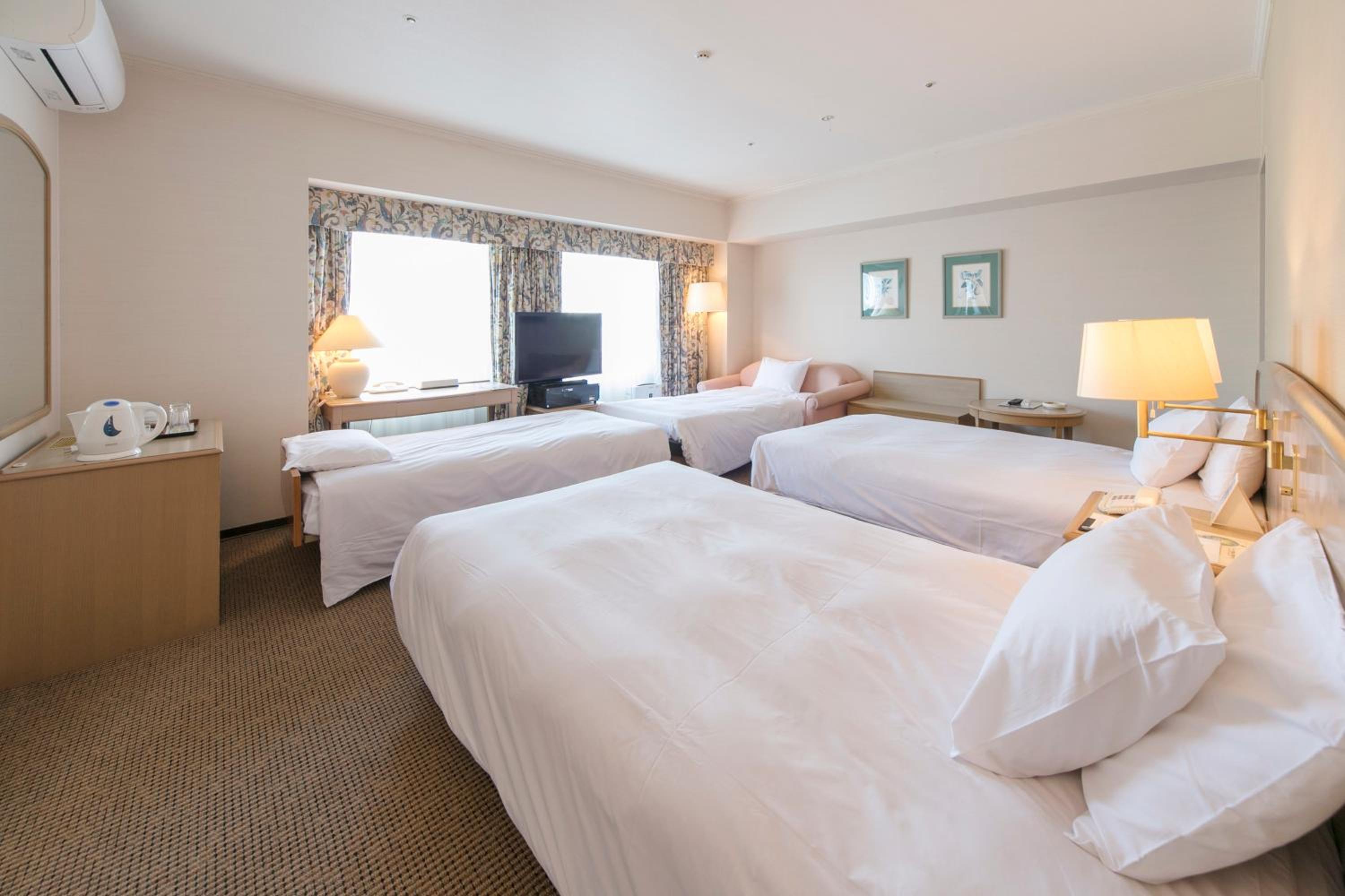 Standard Quadruple Room - Non-Smoking photo 1