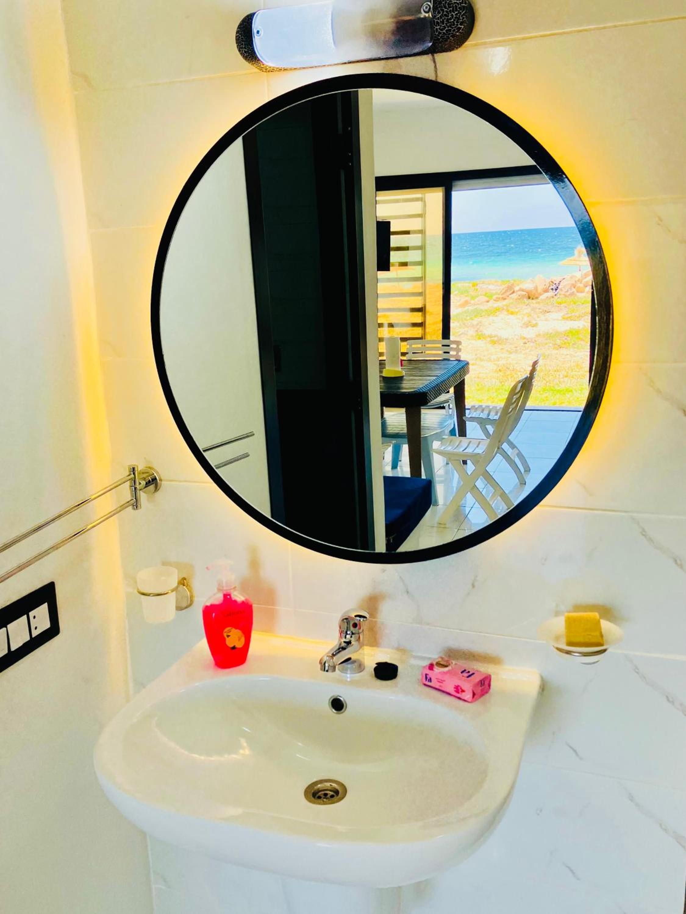 Luxury Beach Front Apartment Direct Beach Access Ground Floor photo 2