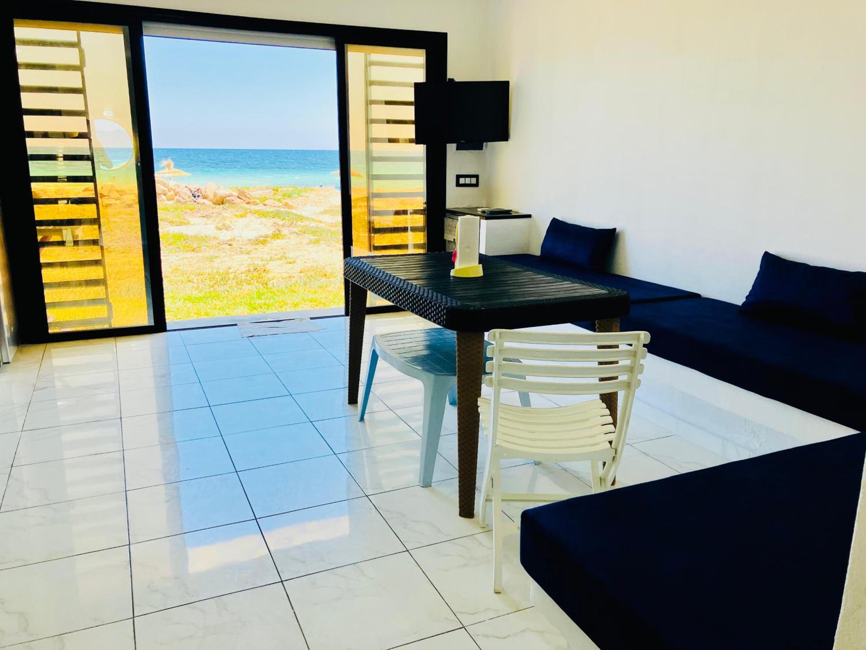 Luxury Beach Front Apartment Direct Beach Access Ground Floor photo 1