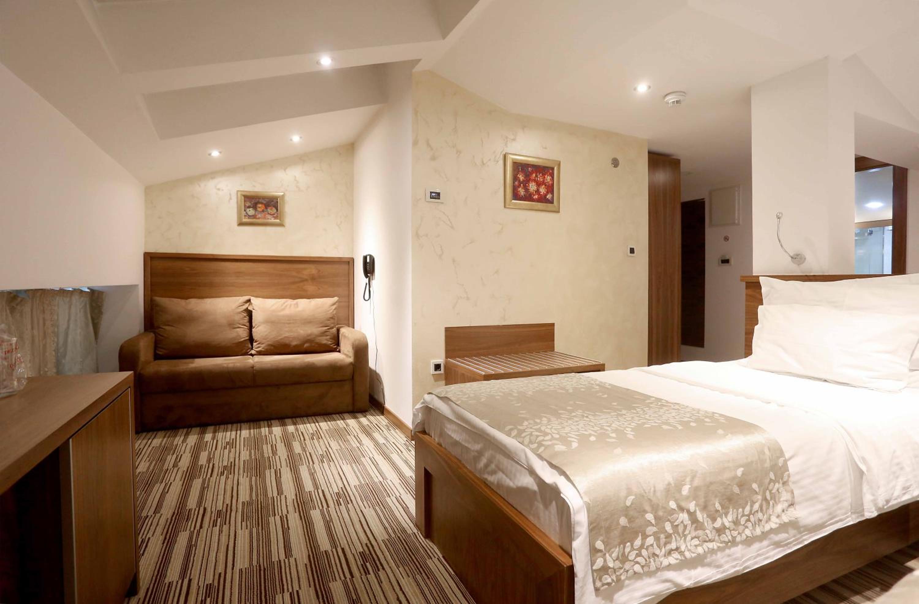 Triple Room - Photo 3
