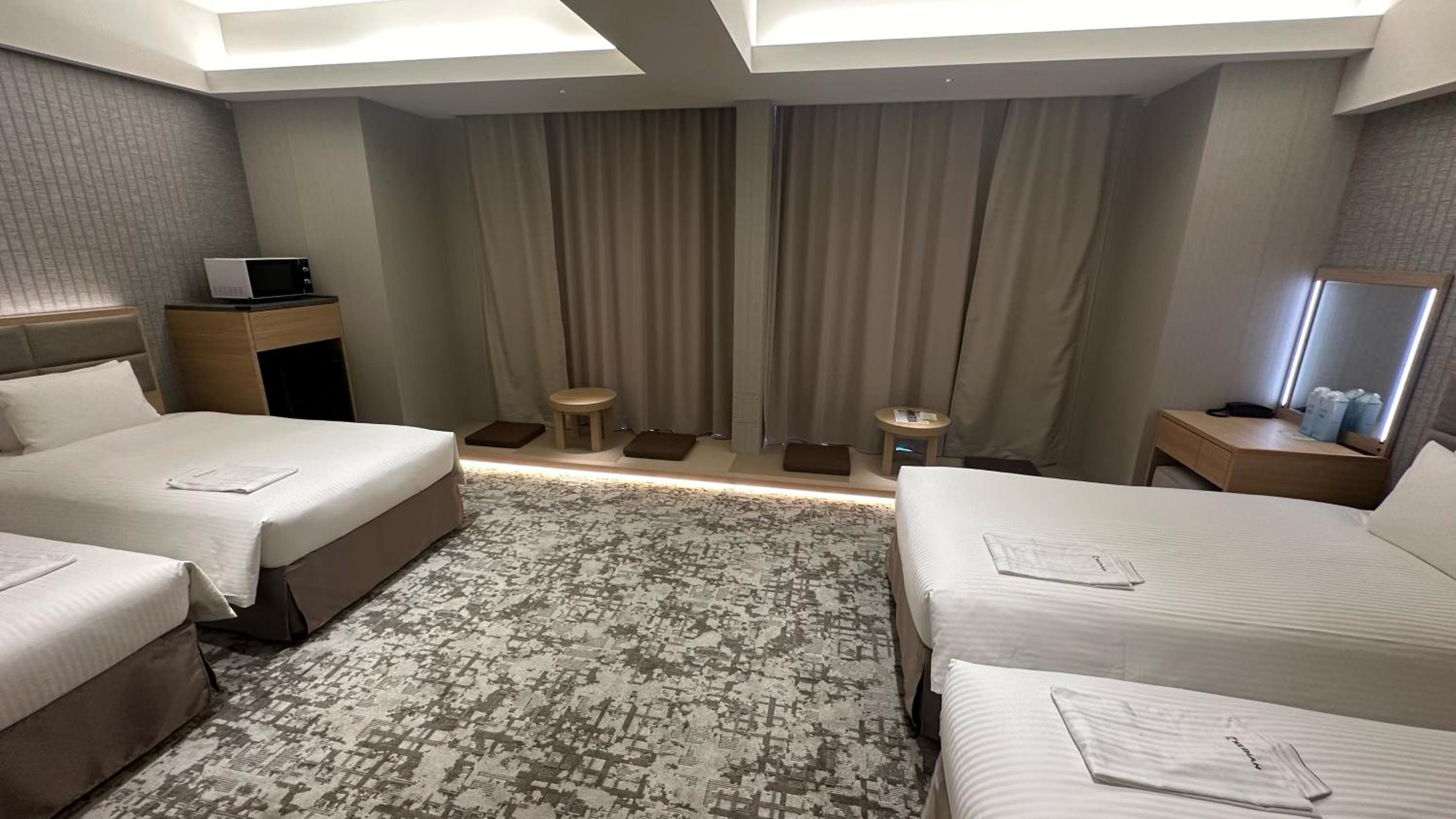 Deluxe Fourth Room - Non-Smoking (Four Beds) photo 1