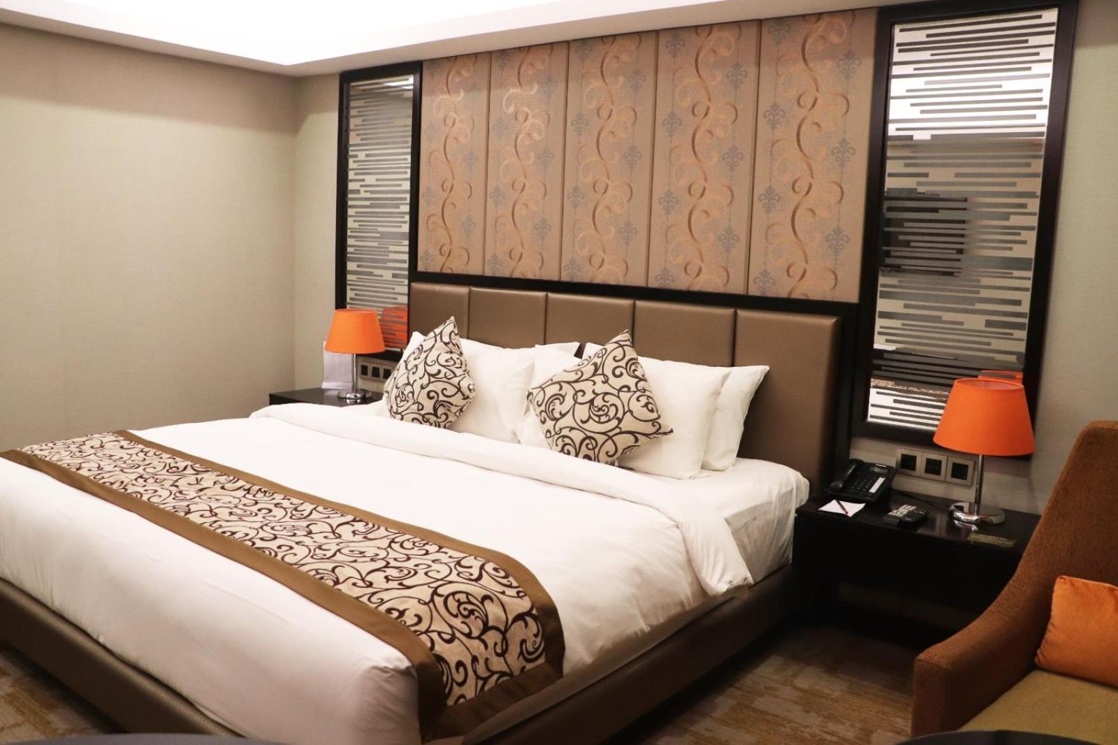 Executive Club King Room (Access to the Club Lounge for guests aged 18 or above) - Photo 2