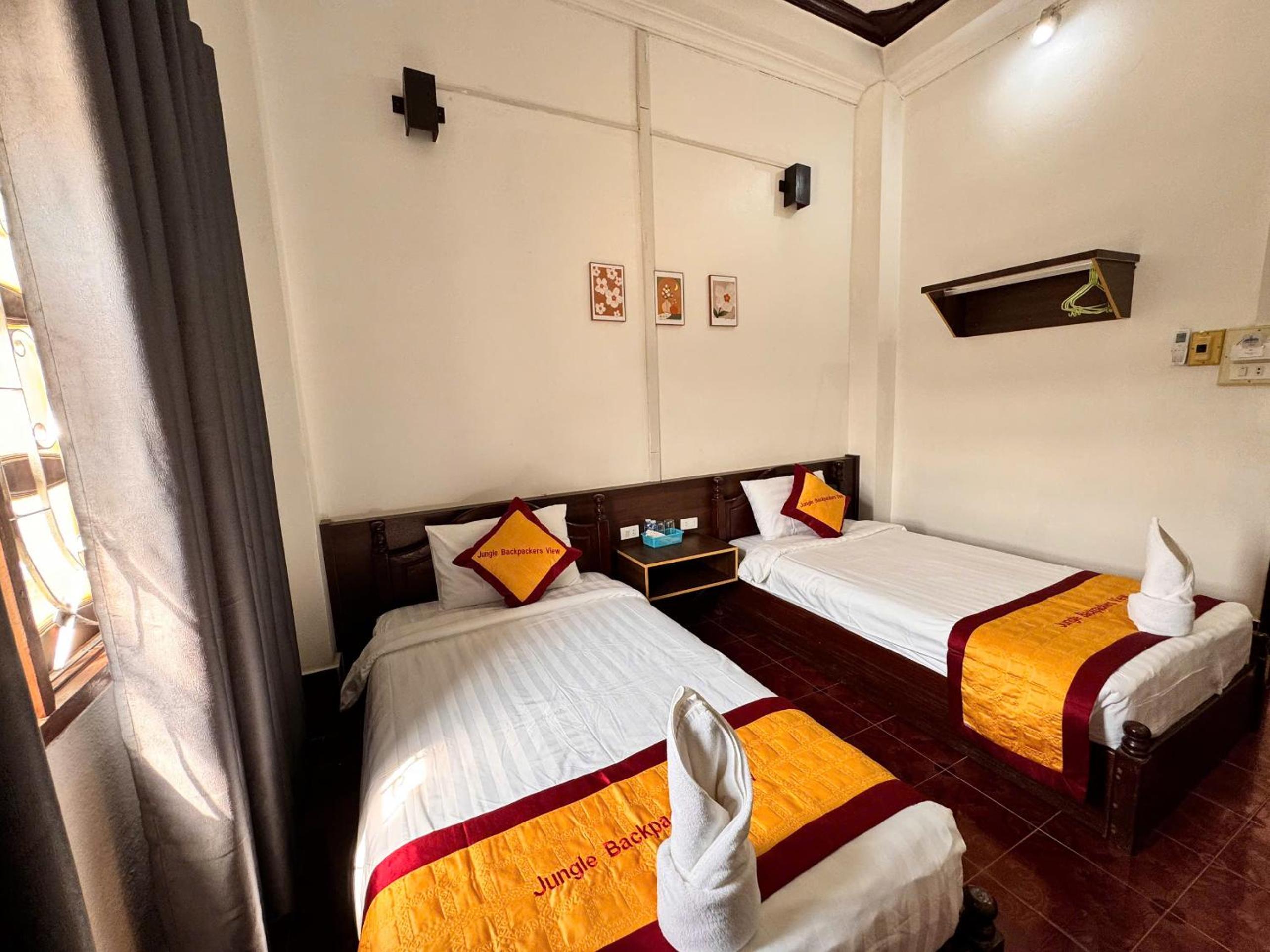 Standard Twin Room photo 2