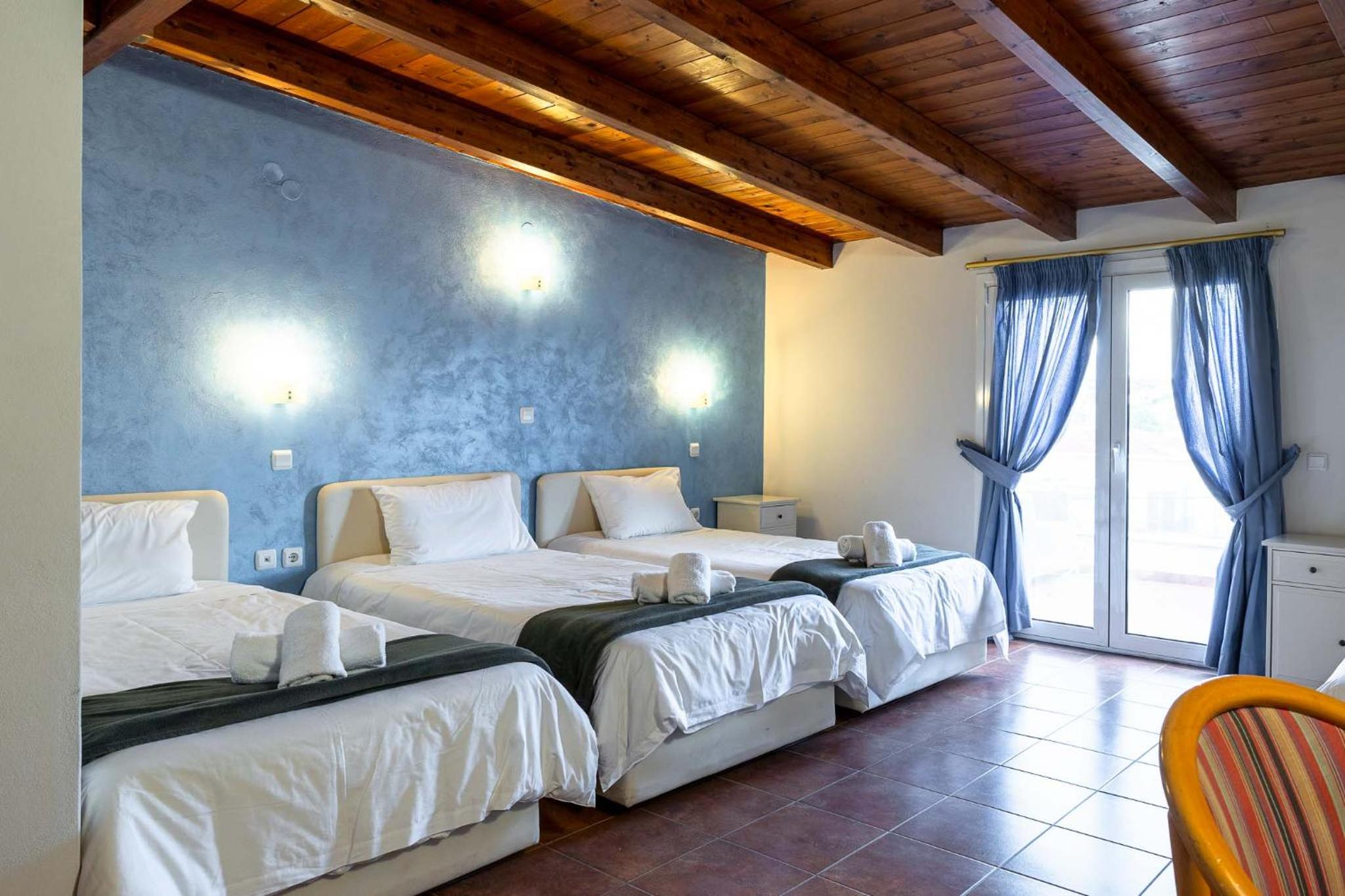 Quadruple Room - Photo 4