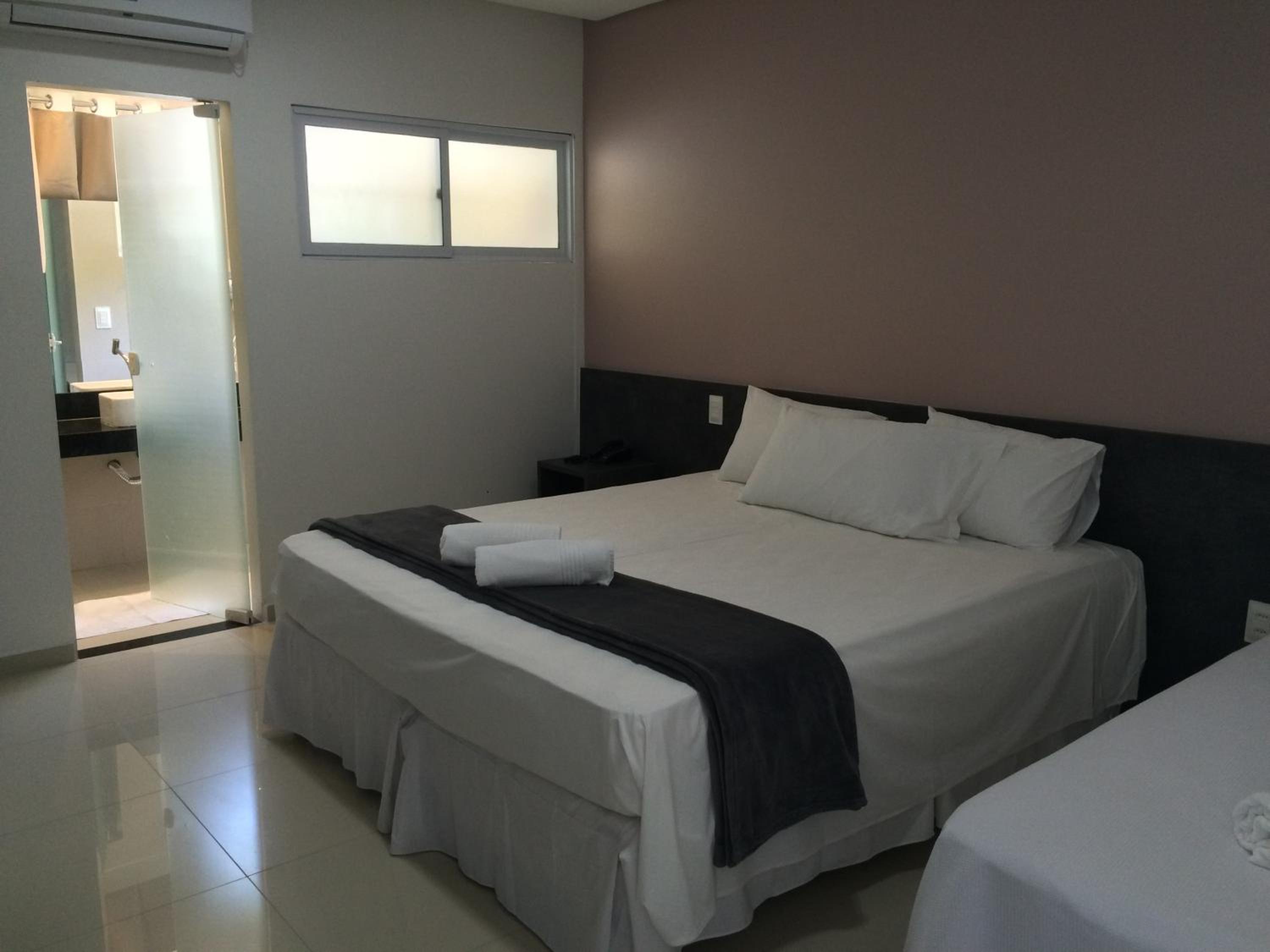 Triple Room with Private Bathroom - Photo 3
