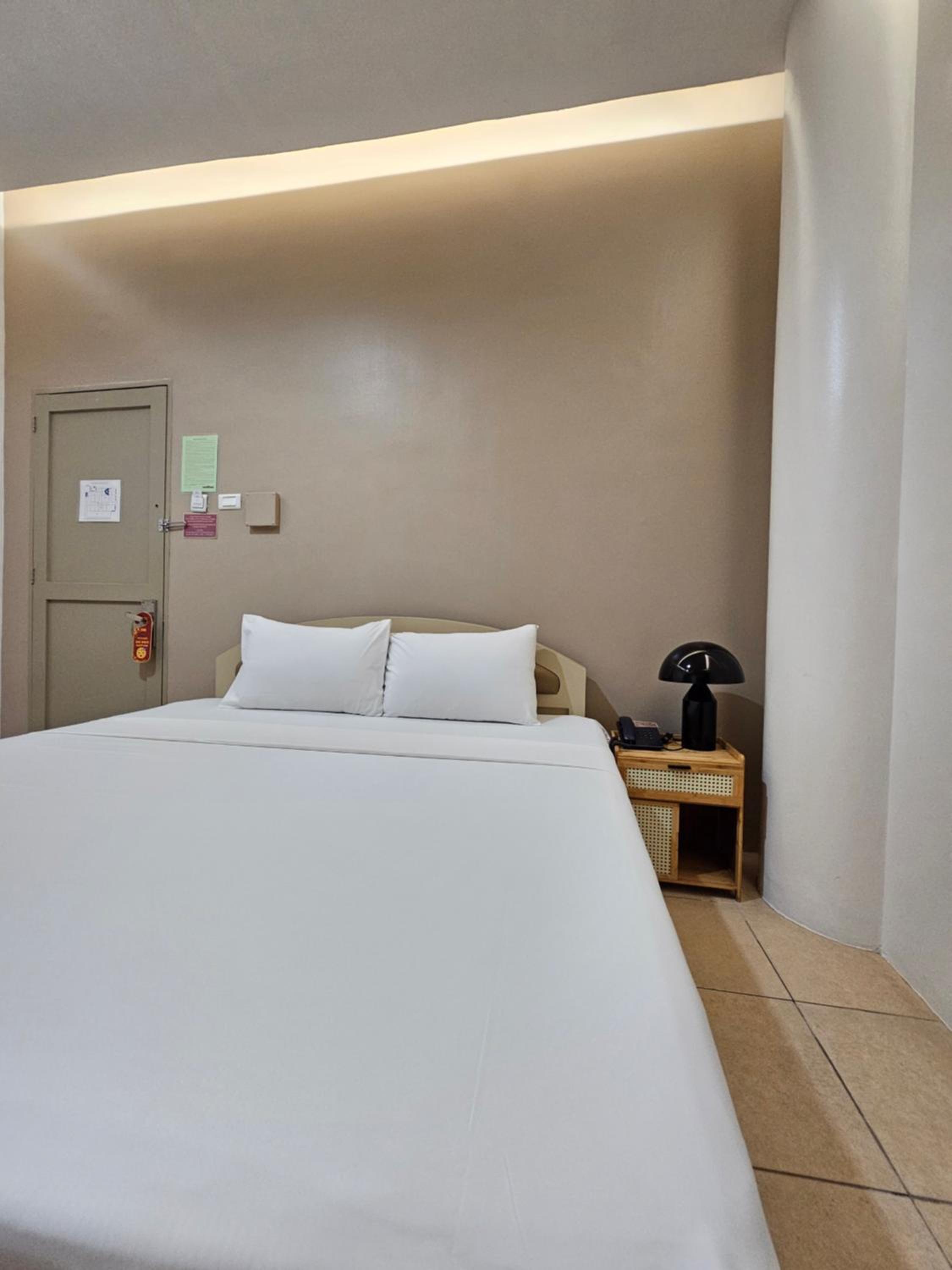 Deluxe Double or Twin Room photo 2